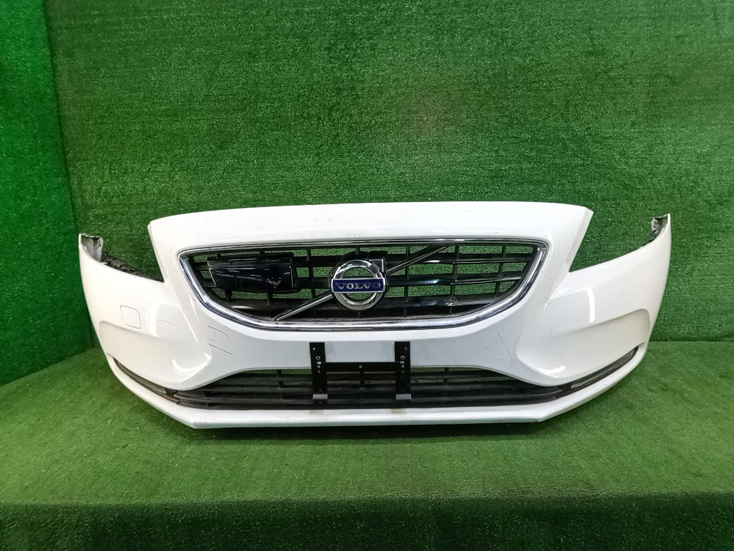 Бампер передний VOLVO V40 MZ63, MV, MV48 81990 1 ракурс