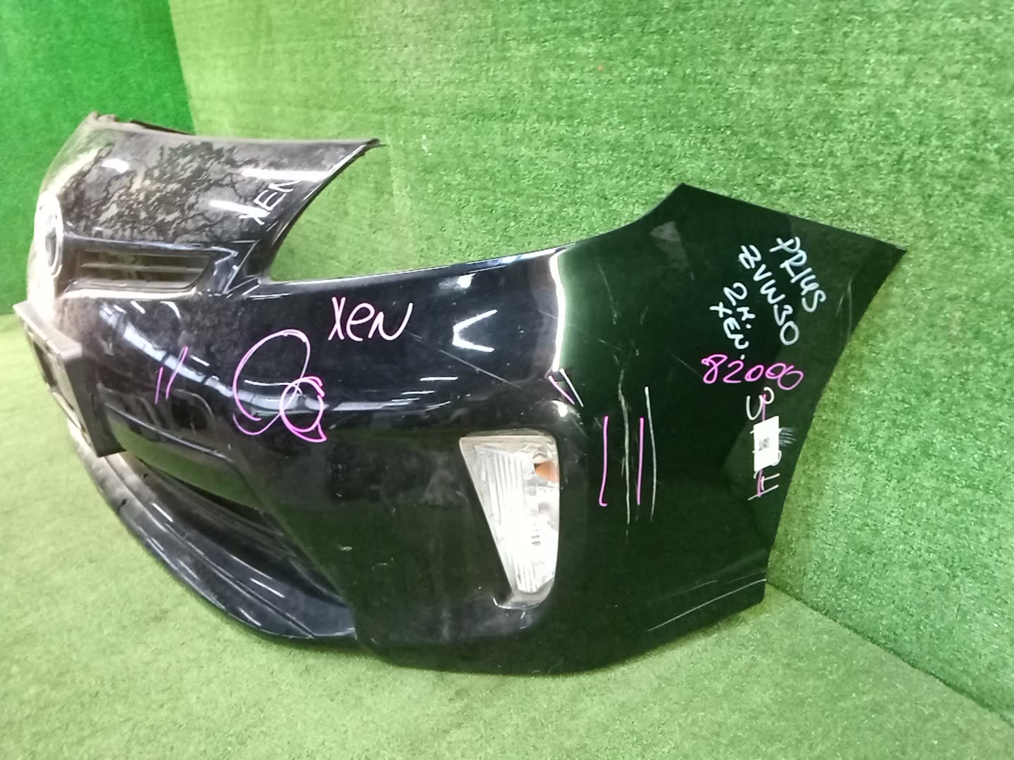 Бампер передний TOYOTA PRIUS ZVW30 82000 2 ракурс