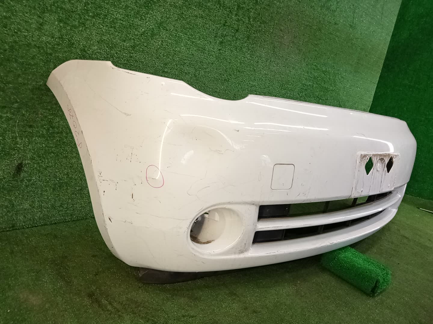 Бампер передний TOYOTA SIENTA NCP81G, NCP85G 82078 3 ракурс