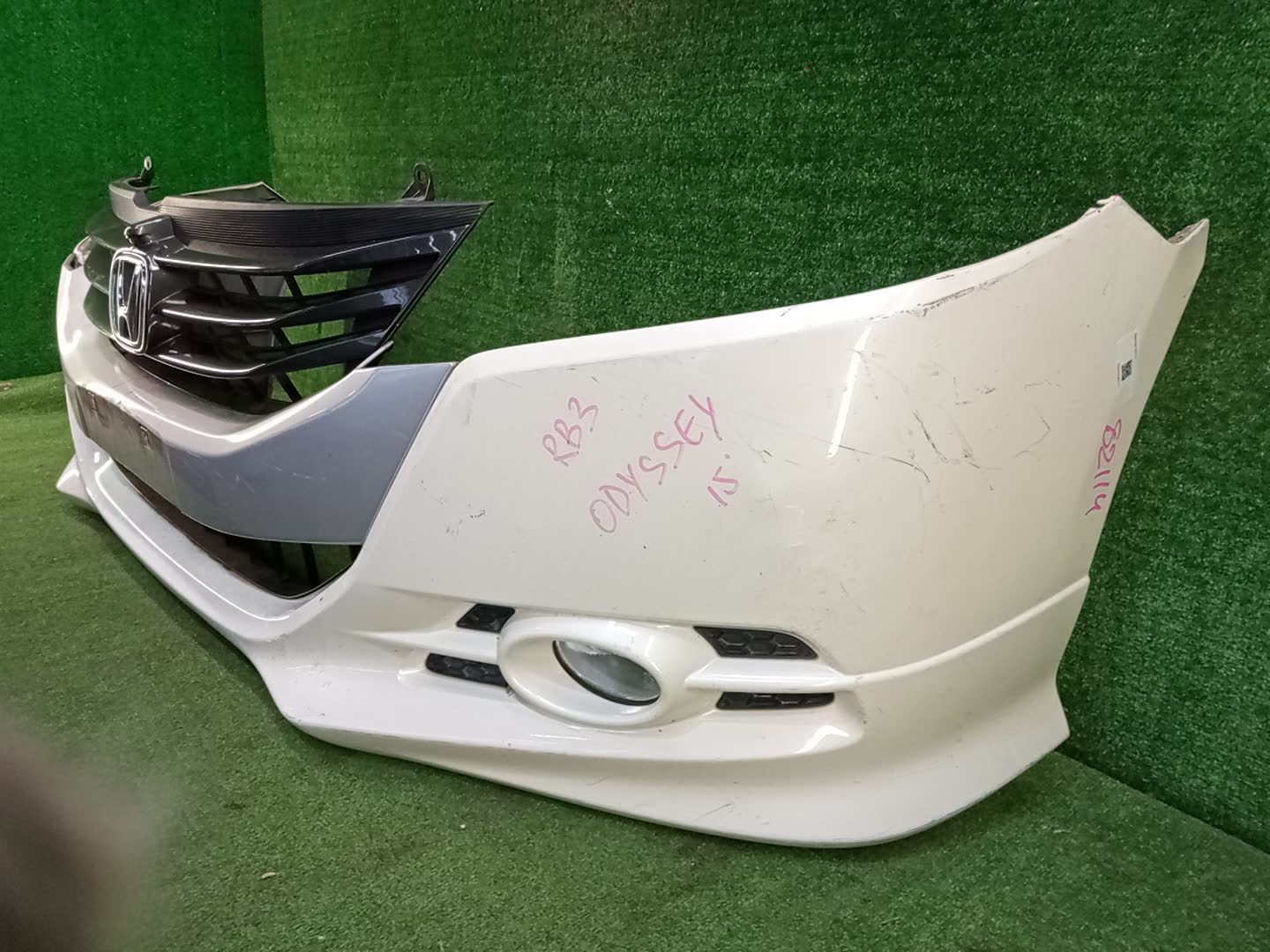 Бампер передний HONDA ODYSSEY RB4, RB3 82114 2 ракурс