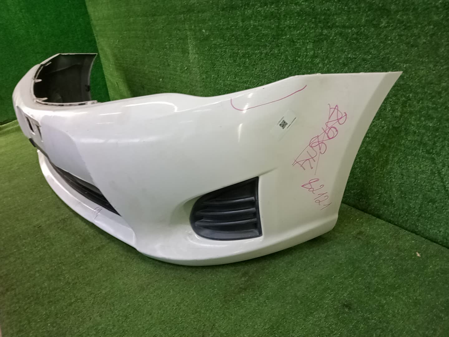 Бампер передний TOYOTA COROLLA FIELDER, COROLLA AXIO ZRE162G, NZE164G, NZE161G, NKE165G, NRE161G, NZE161, NZE164, NRE161, NKE165, NRE160 82121 2 ракурс Бампер передний TOYOTA COROLLA FIELDER, COROLLA AXIO ZRE162G, NZE164G, NZE161G, NKE165G, NRE161G, NZE161, NZE164, NRE161, NKE165, NRE160 82121 2 ракурс