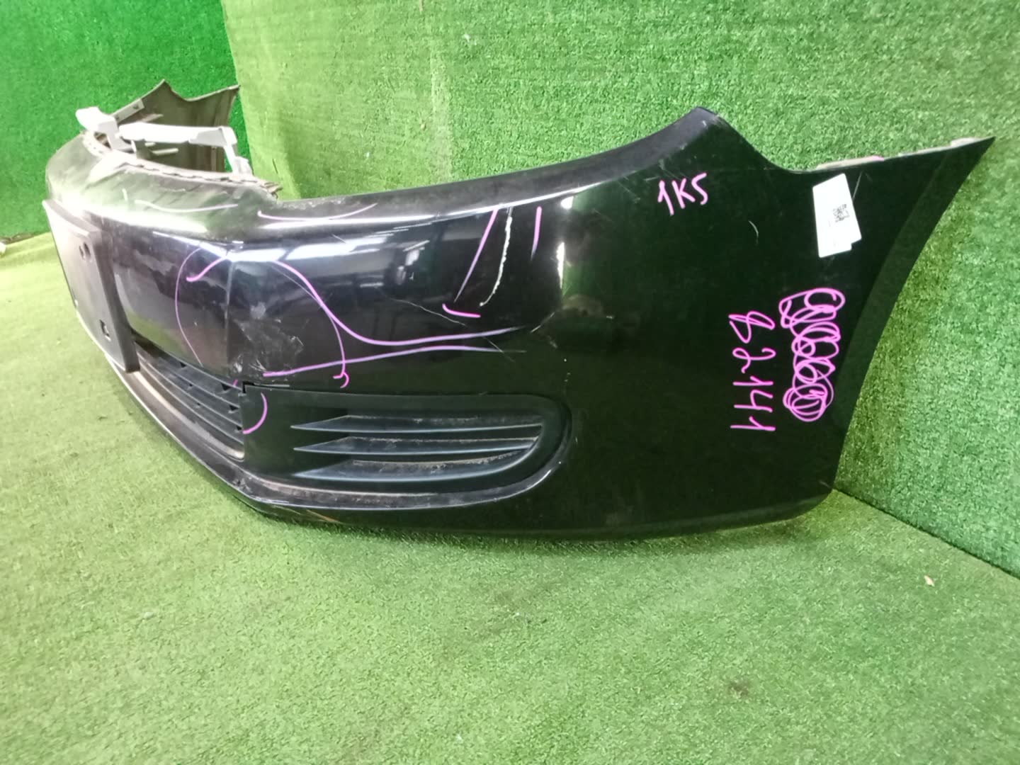 Бампер передний VOLKSWAGEN GOLF 5K1, MK6, AJ5 82141 2 ракурс