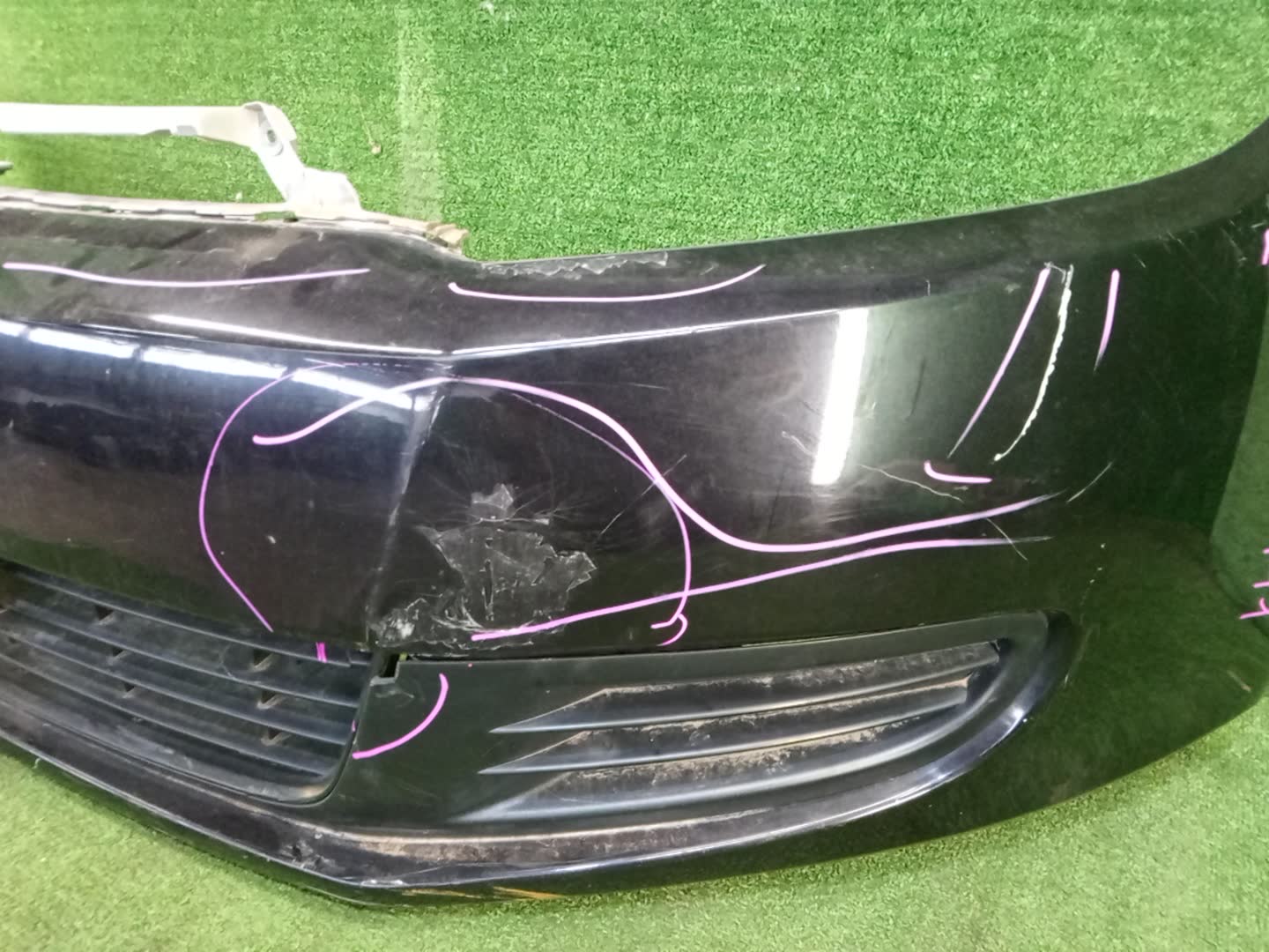 Бампер передний VOLKSWAGEN GOLF 5K1, MK6, AJ5 82141 3 ракурс