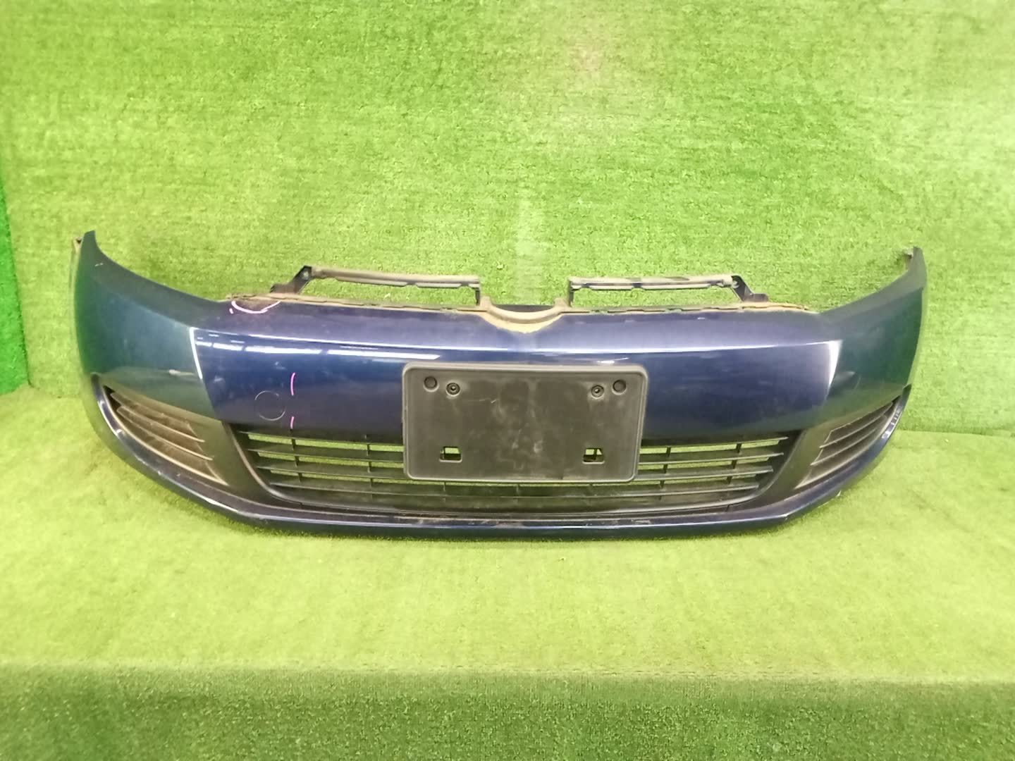 Бампер передний VOLKSWAGEN GOLF 5K1, MK6, AJ5 82145 1 ракурс