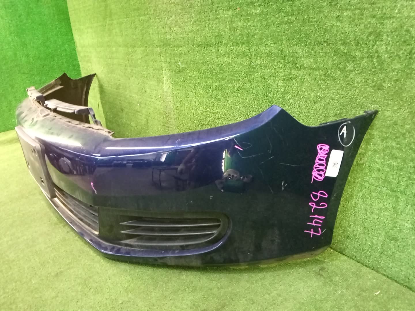 Бампер передний VOLKSWAGEN GOLF 5K1, MK6, AJ5 82147 2 ракурс