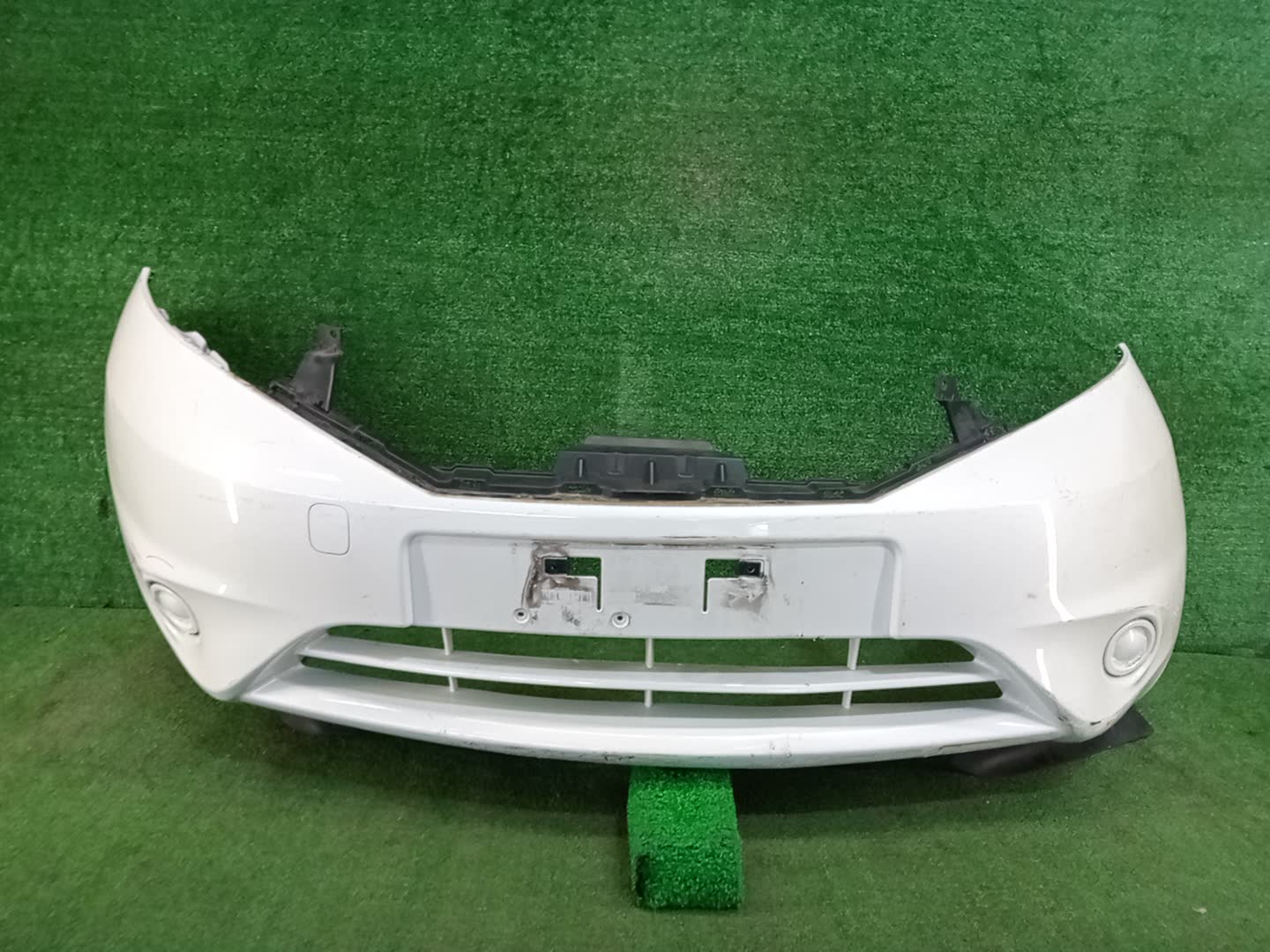 Бампер передний NISSAN NOTE E12 82298 1 ракурс
