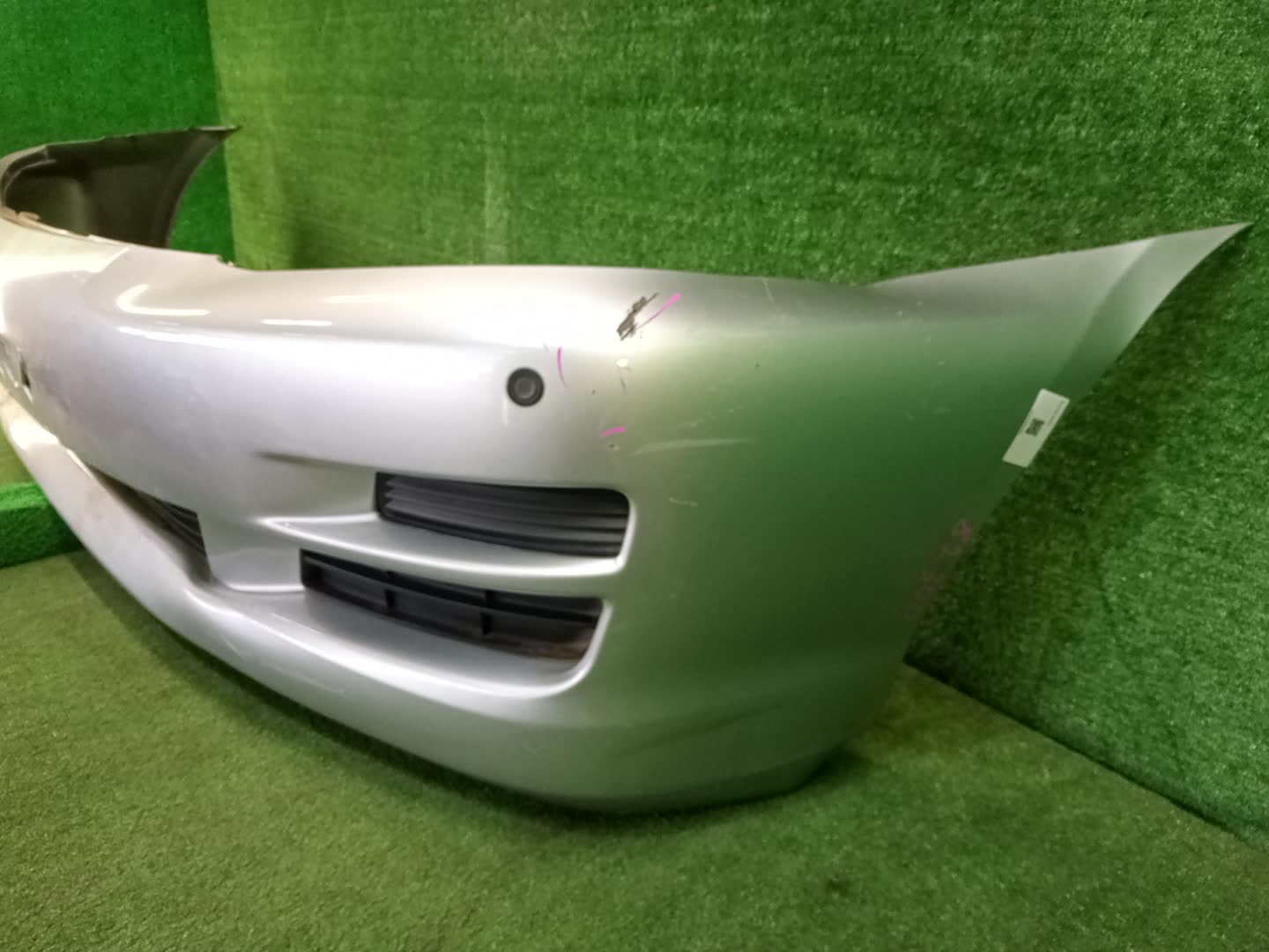 Бампер передний TOYOTA IPSUM ACM21W, ACM26W 82300 2 ракурс