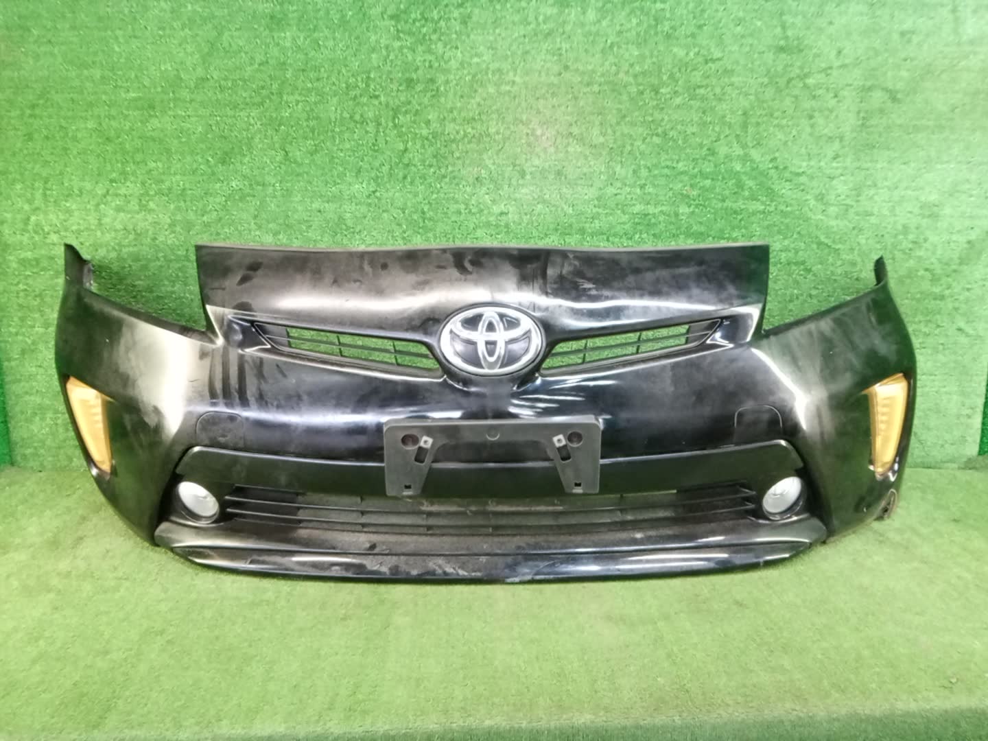 Бампер передний TOYOTA PRIUS ZVW30 82304 1 ракурс