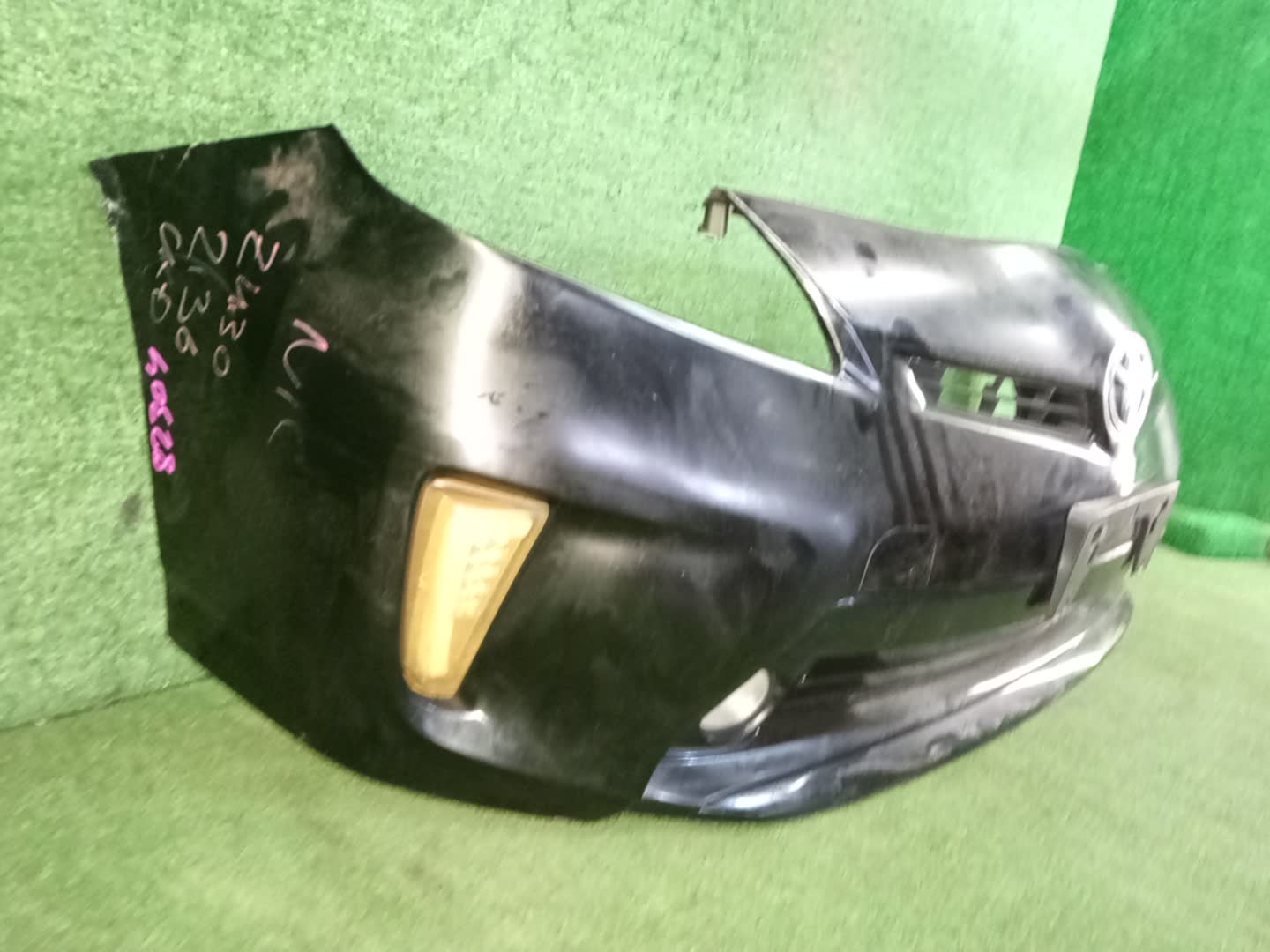 Бампер передний TOYOTA PRIUS ZVW30 82304 4 ракурс