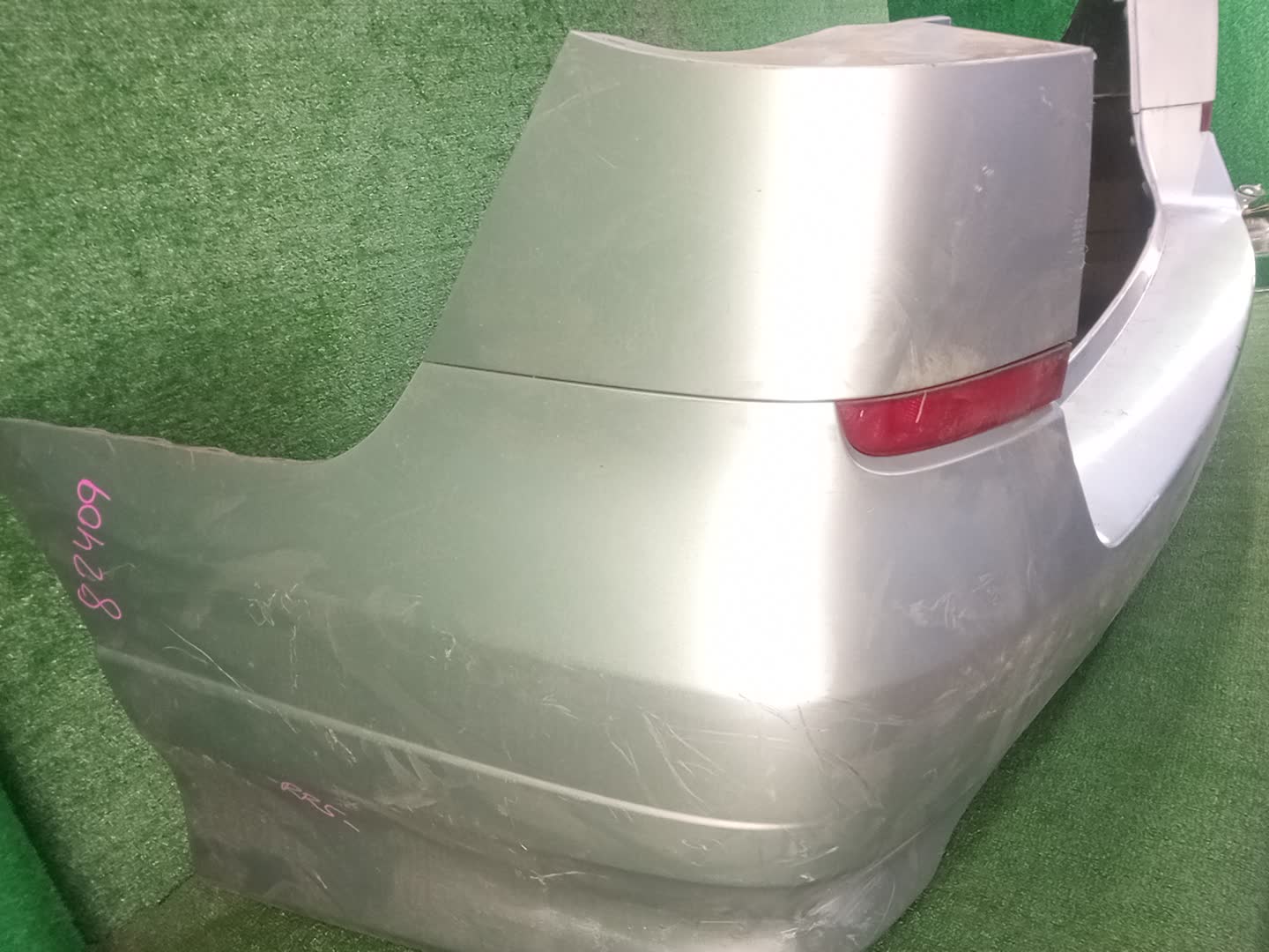 Бампер задний HONDA ELYSION RR5, RR6 82409 3 ракурс