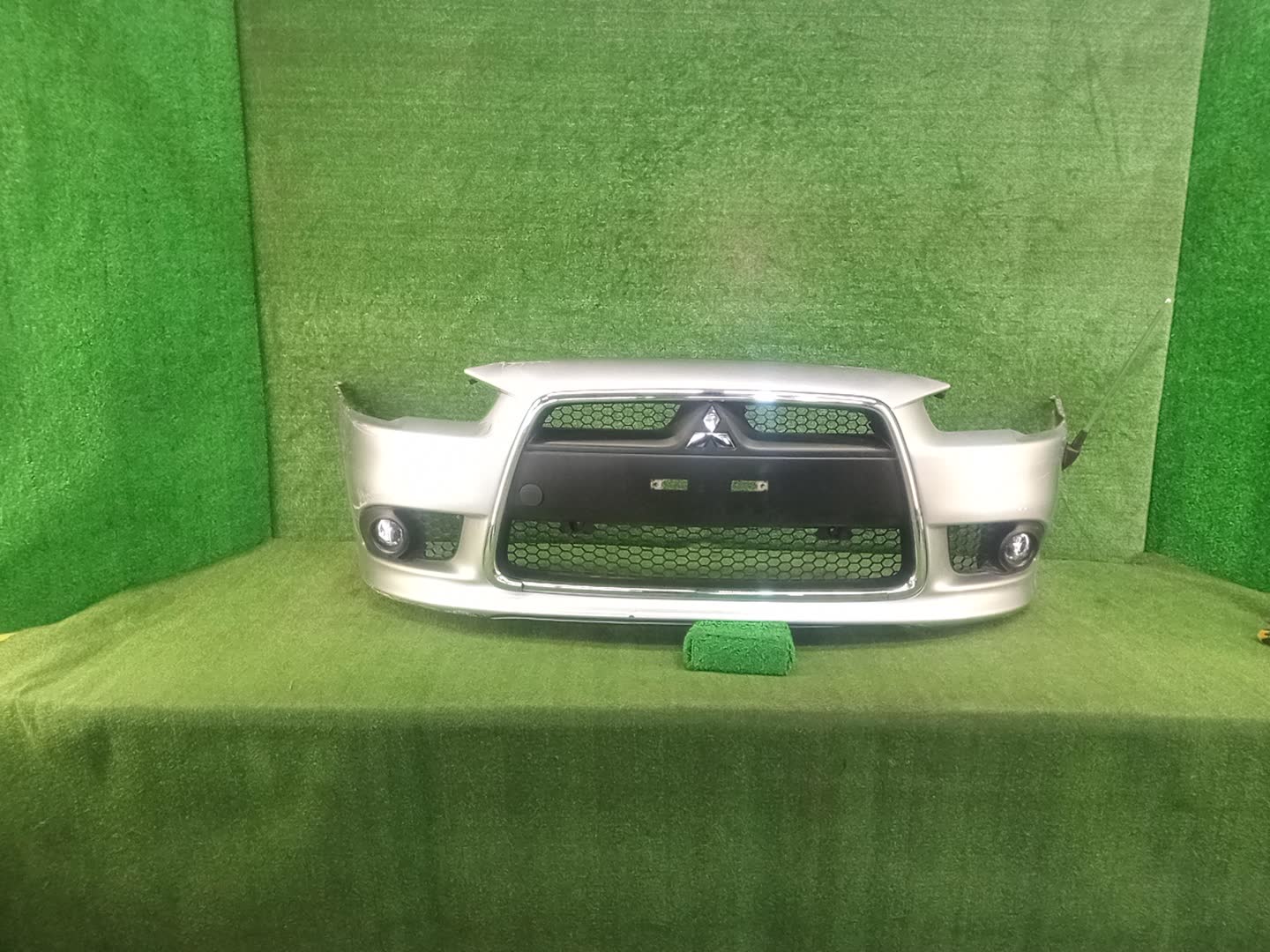 Бампер передний MITSUBISHI LANCER, GALANT FORTIS CY4A, CY2A, CY3A, CY6A, CX6A, CX4A, CX3A 82430 1 ракурс