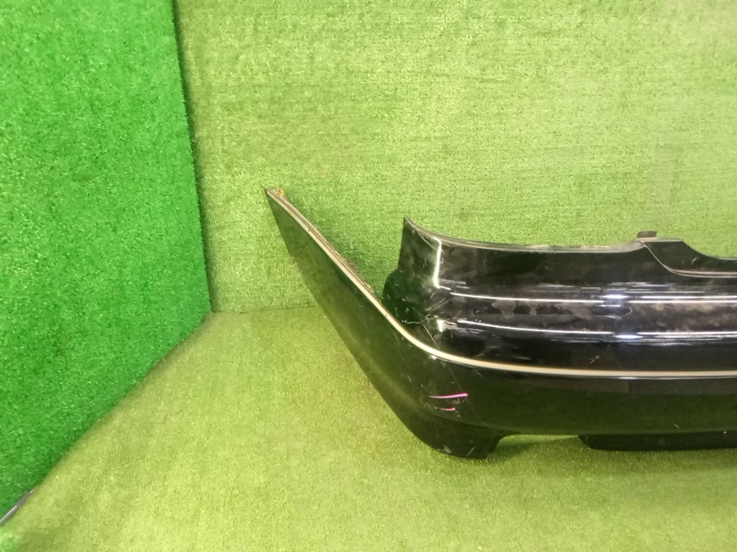 Бампер задний TOYOTA ARISTO JZS160 82463 3 ракурс Бампер задний TOYOTA ARISTO JZS160 82463 3 ракурс