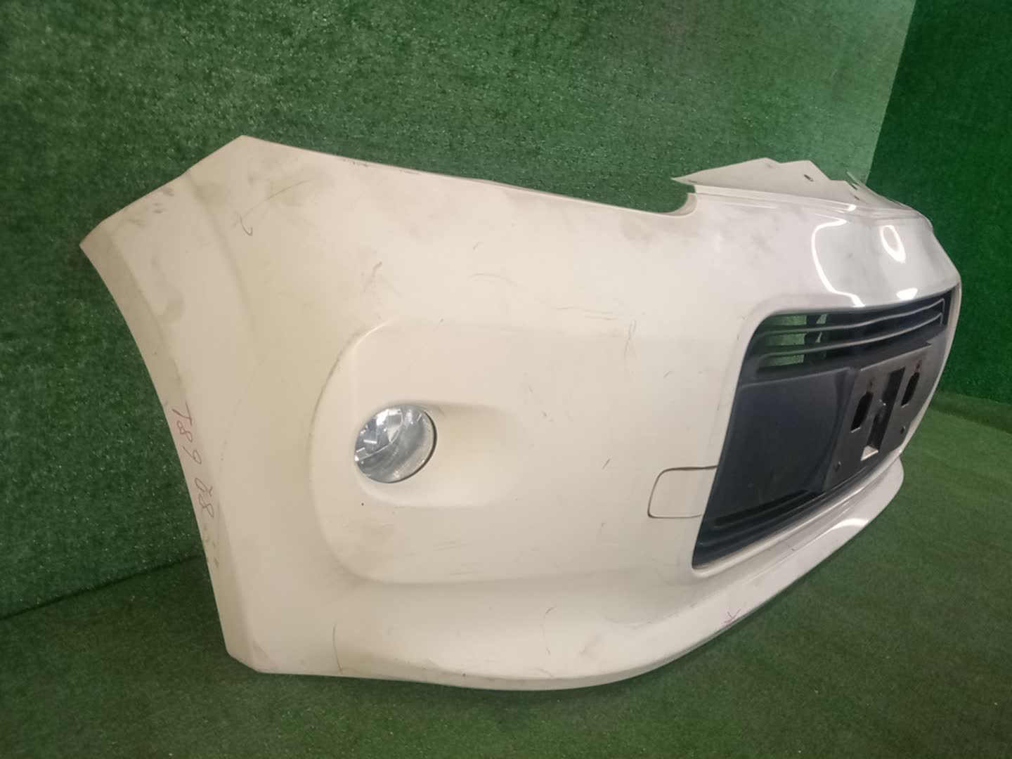Бампер передний TOYOTA PORTE NCP141 82681 5 ракурс