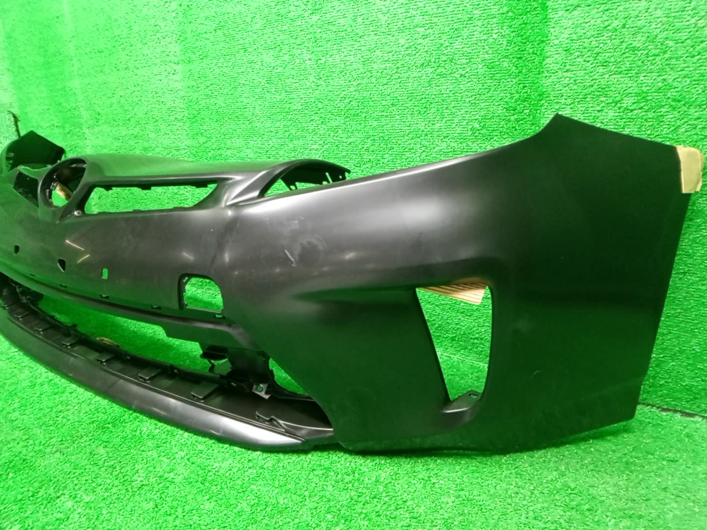 Бампер передний TOYOTA PRIUS ZVW30 52119-47966 3 ракурс