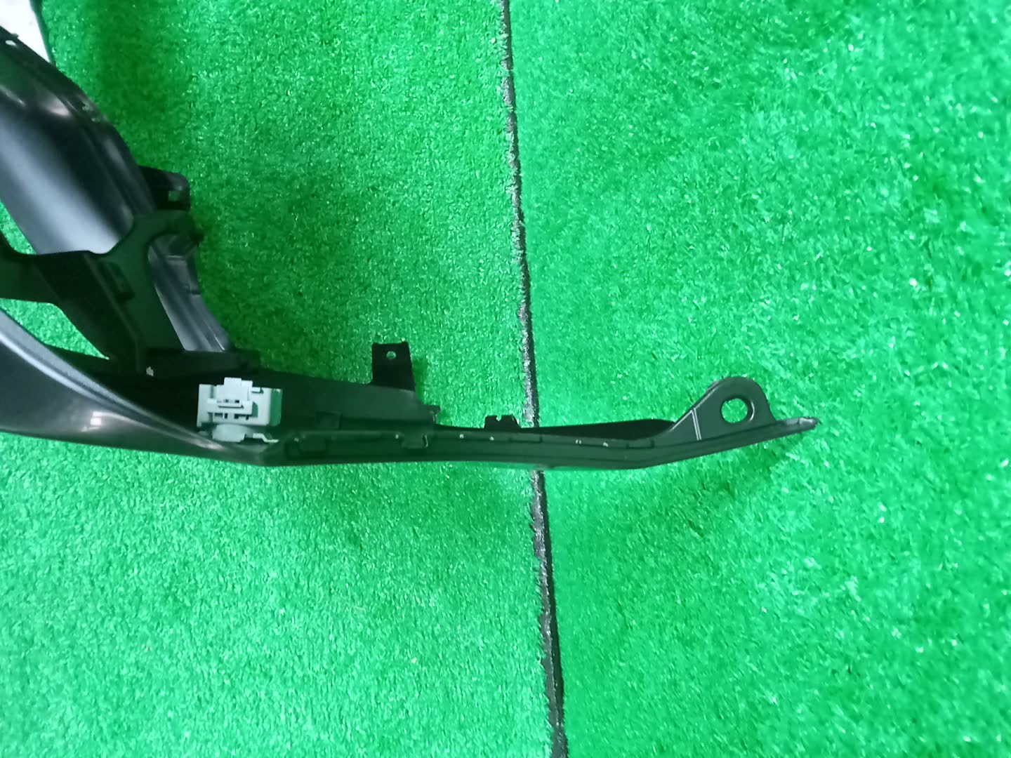 Бампер передний TOYOTA CROWN AWS210 52119-3G906 4 ракурс