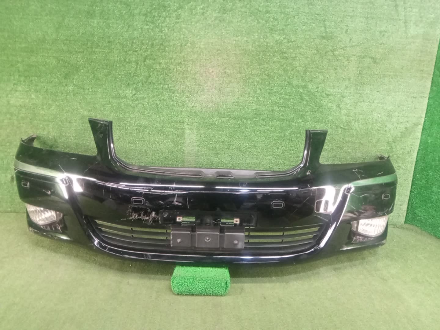 Бампер передний TOYOTA CROWN MAJESTA UZS186 83619 1 ракурс