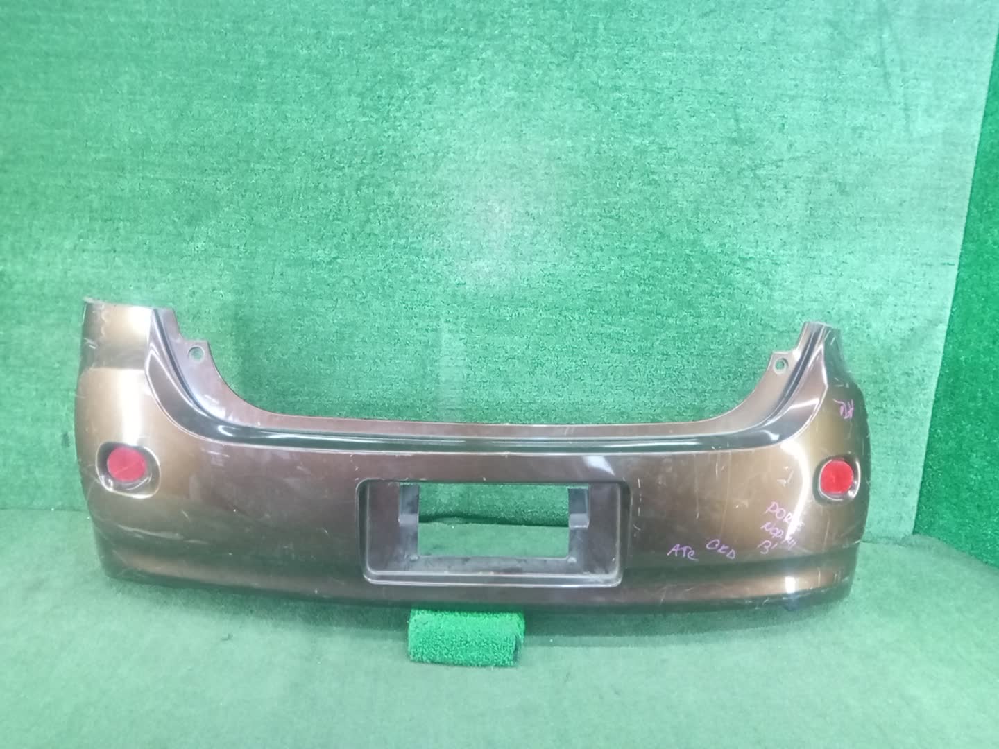 Бампер задний TOYOTA PORTE NCP141, NSP140, NSP141, NCP145 83849 1 ракурс