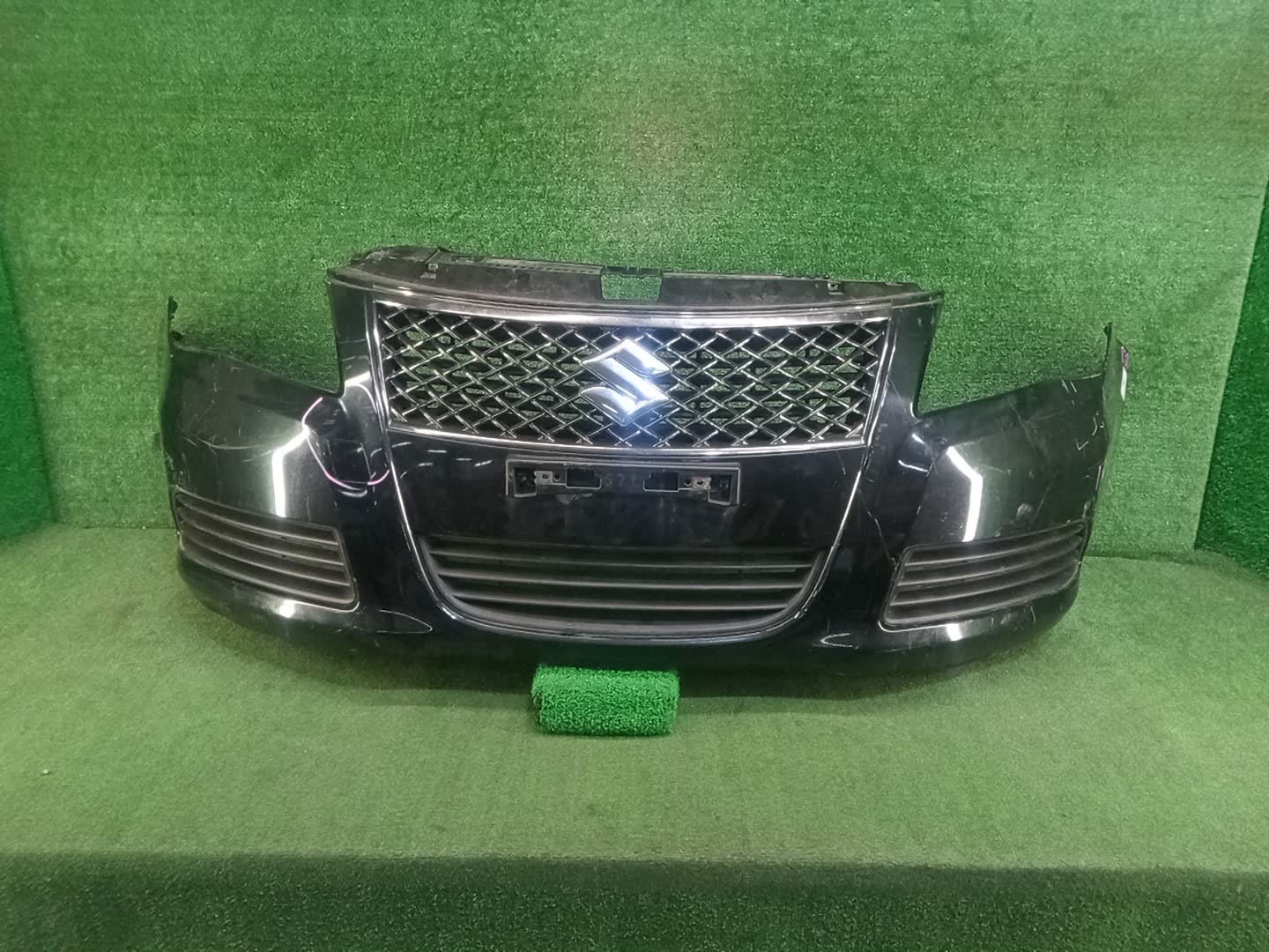 Бампер передний SUZUKI KIZASHI RE91S 83866 1 ракурс