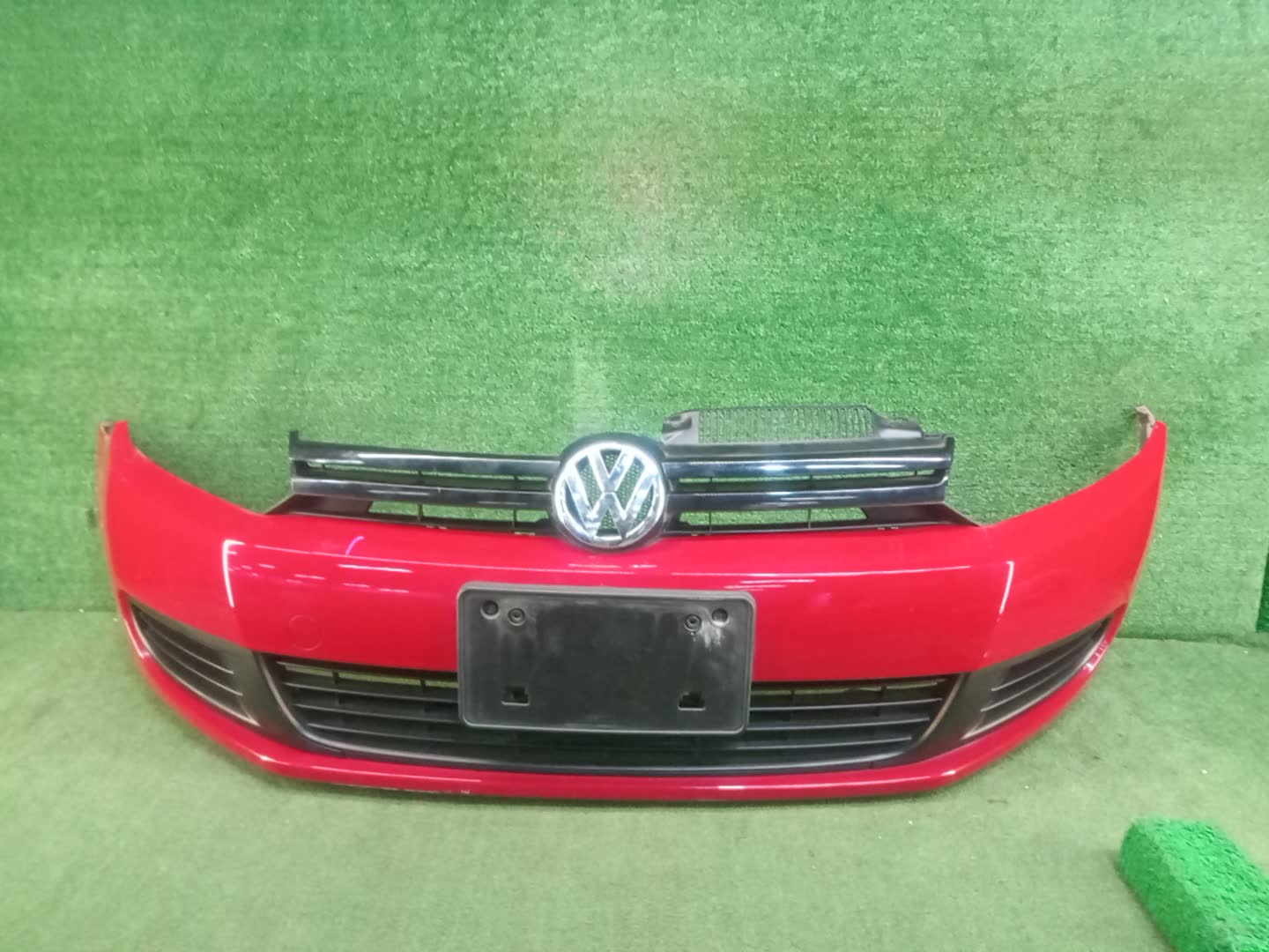 Бампер передний VOLKSWAGEN GOLF 5K1, MK6, AJ5 83959 1 ракурс