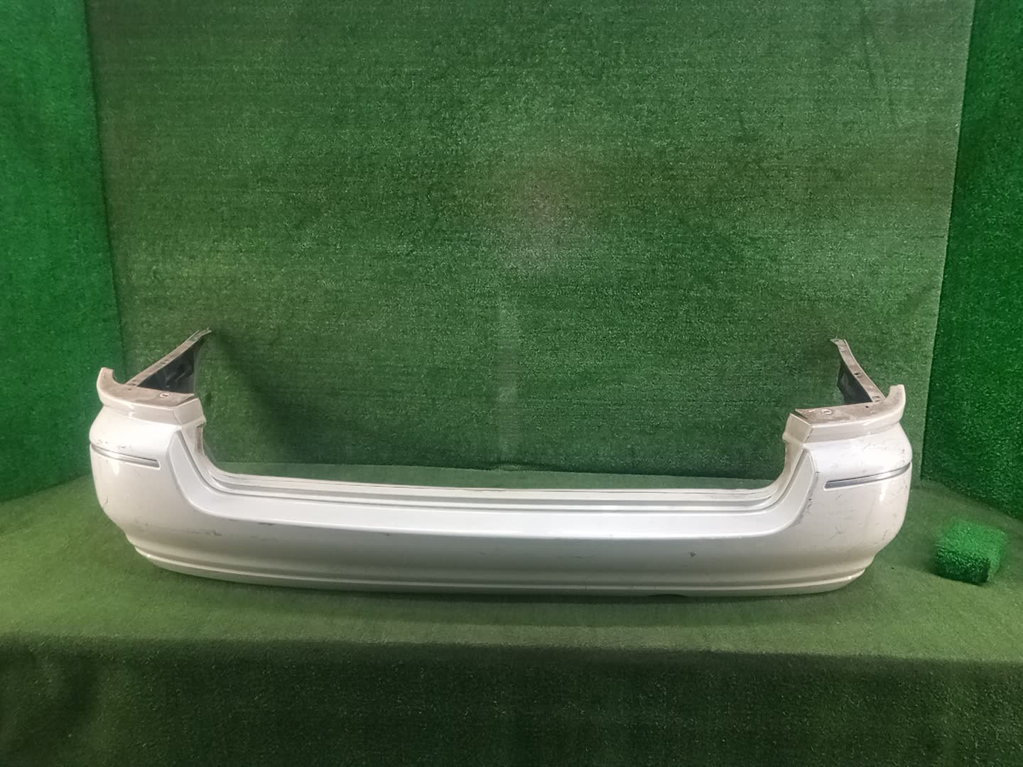 Бампер задний NISSAN PRESAGE U30, NU30, TU30, TNU30, HU30, VNU30, VU30 83992 1 ракурс