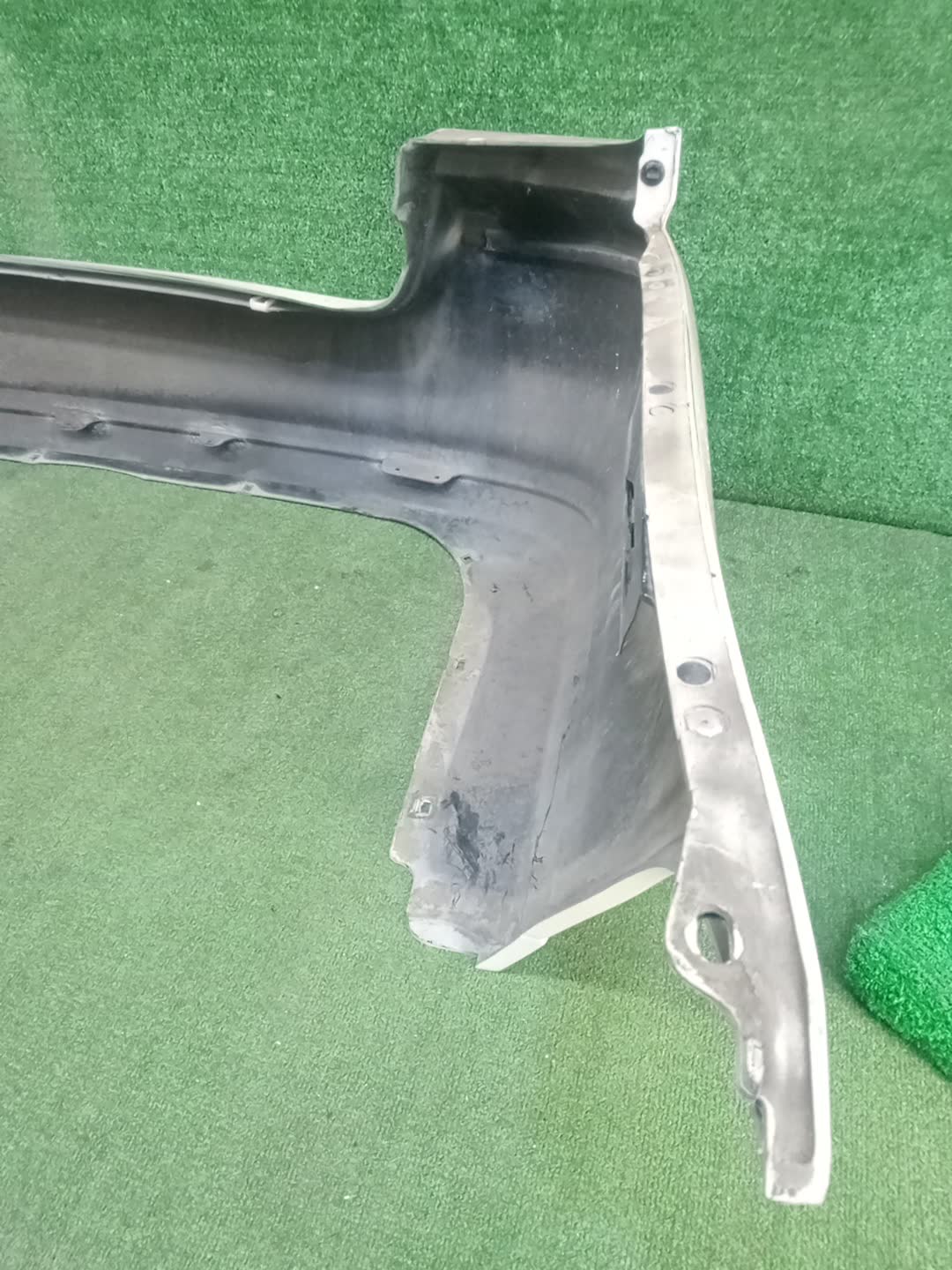 Бампер задний NISSAN PRESAGE U30, NU30, TU30, TNU30, HU30, VNU30, VU30 83992 5 ракурс