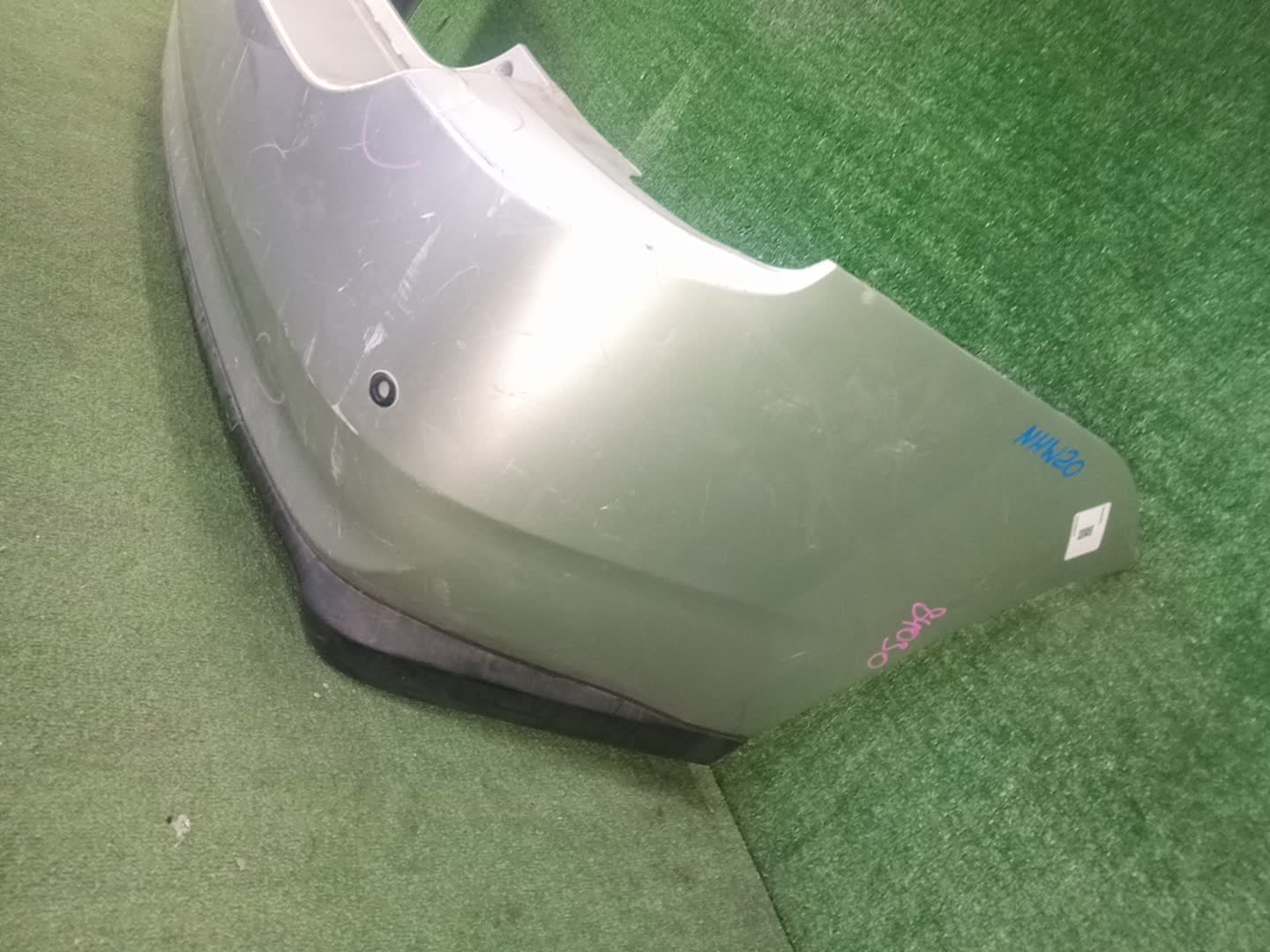 Бампер задний TOYOTA PRIUS NHW20 84030 5 ракурс