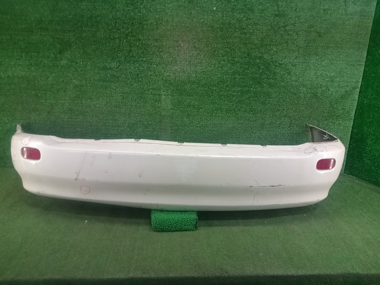 Бампер задний TOYOTA IPSUM, PICNIC SXM10G, SXM15G, CXM10G 84318 1 ракурс