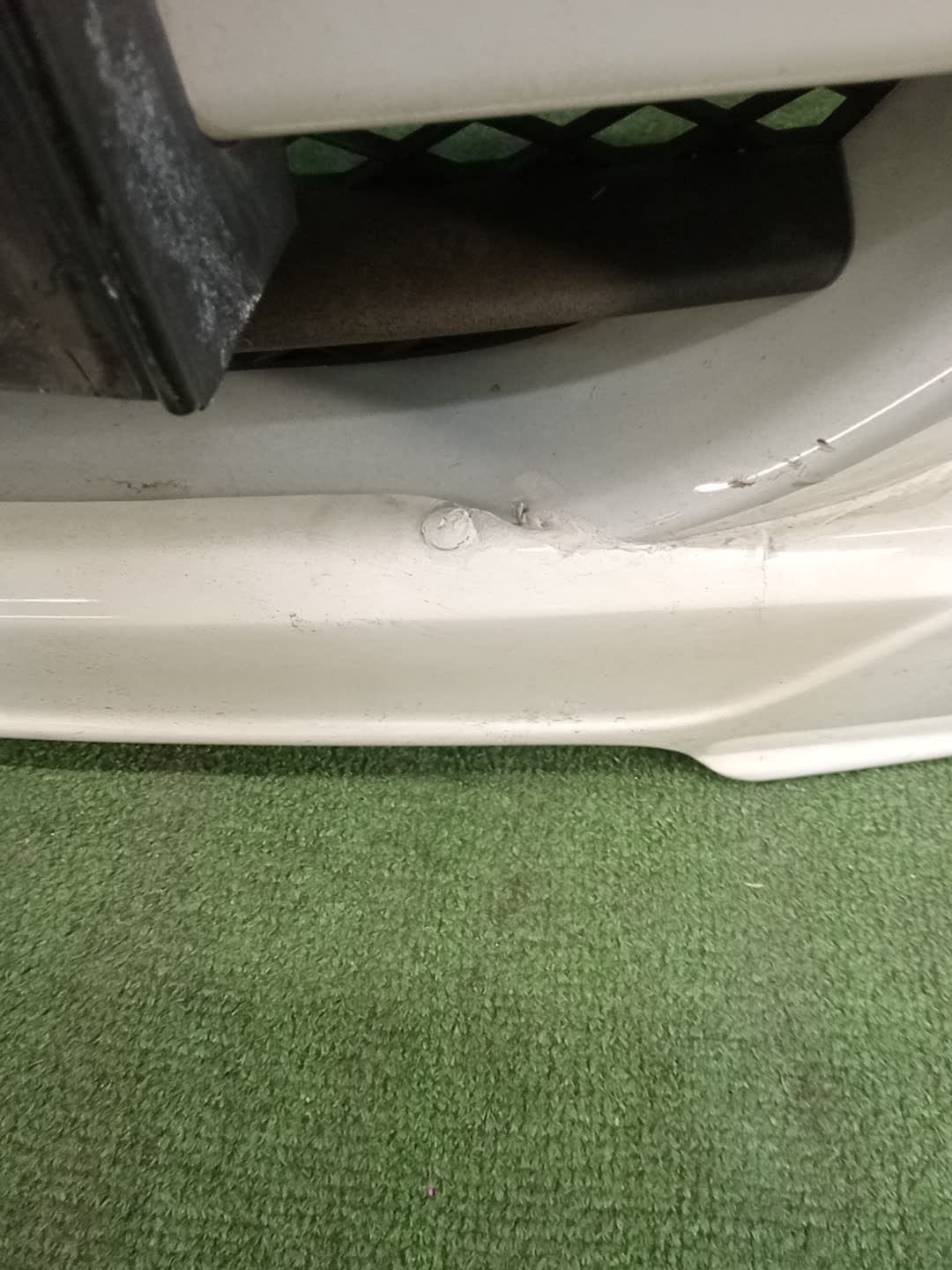 Бампер передний BMW 3-Series, 335xi, 320i, 318i, 325xi, 325i E90, E91 84488 3 ракурс
