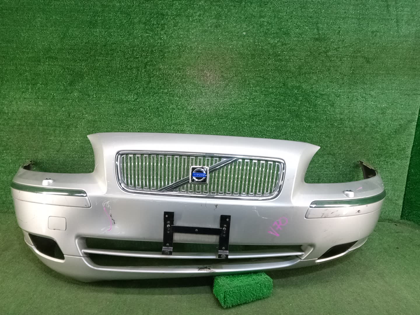 Бампер передний VOLVO V70 SW52 84499 1 ракурс Бампер передний VOLVO V70 SW52 84499 1 ракурс
