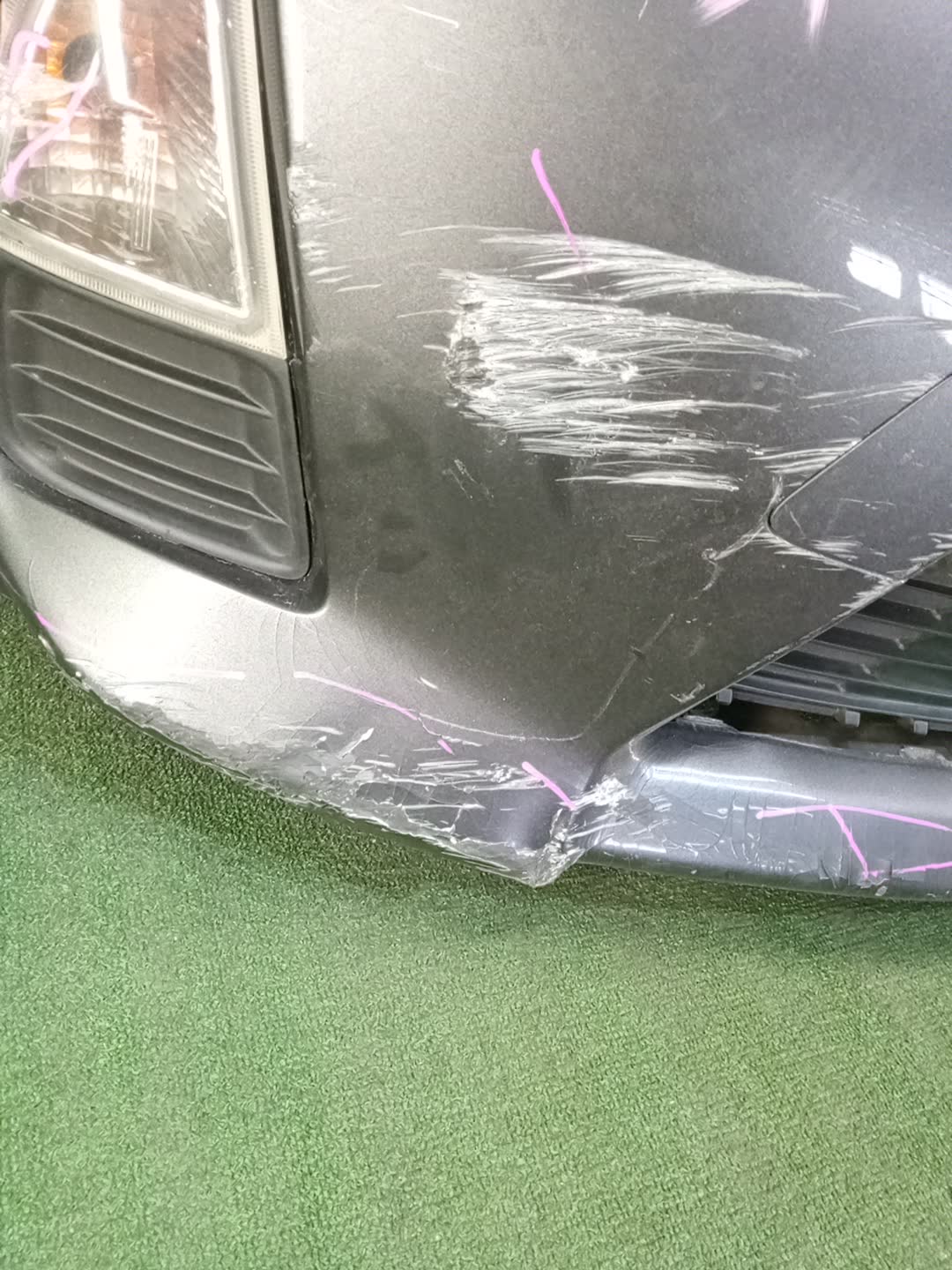 Бампер передний TOYOTA AQUA NHP10 84521 4 ракурс