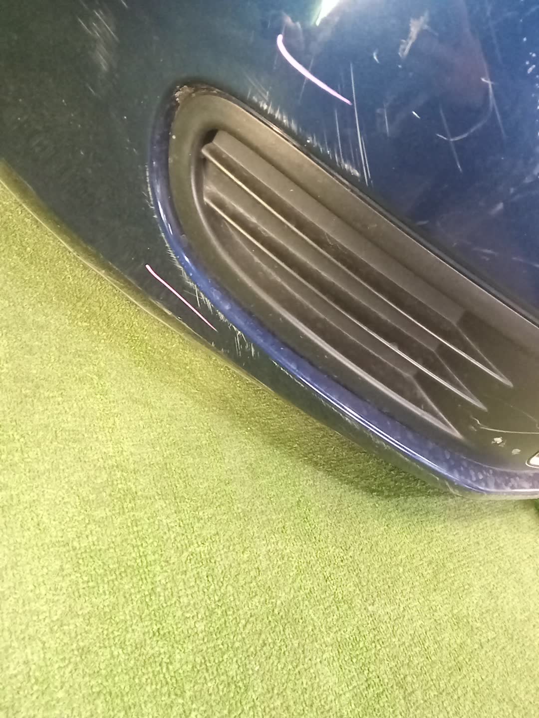 Бампер передний VOLKSWAGEN GOLF 5K1, MK6, AJ5 84598 3 ракурс