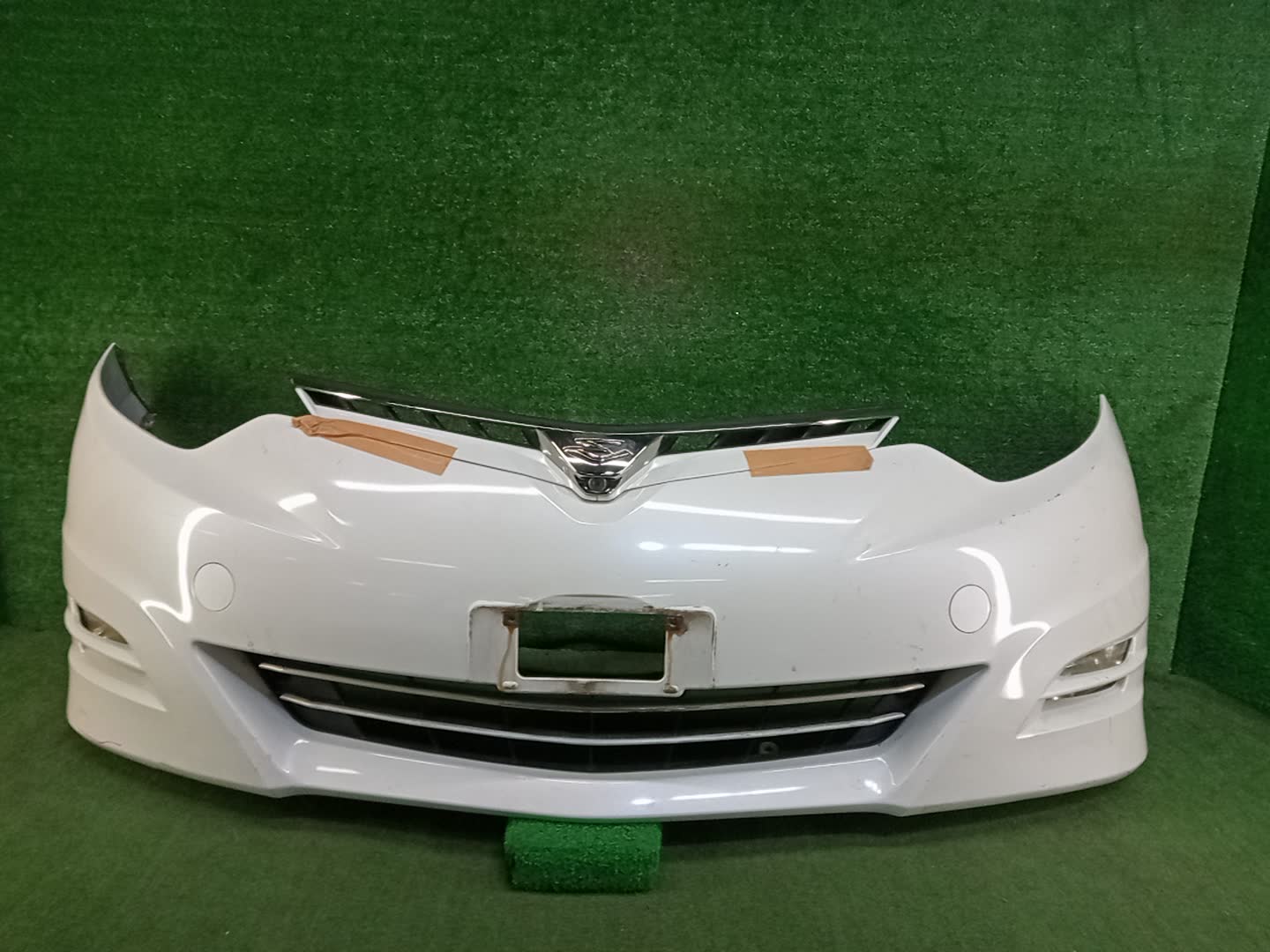 Бампер передний TOYOTA ESTIMA ACR50W 84668 1 ракурс