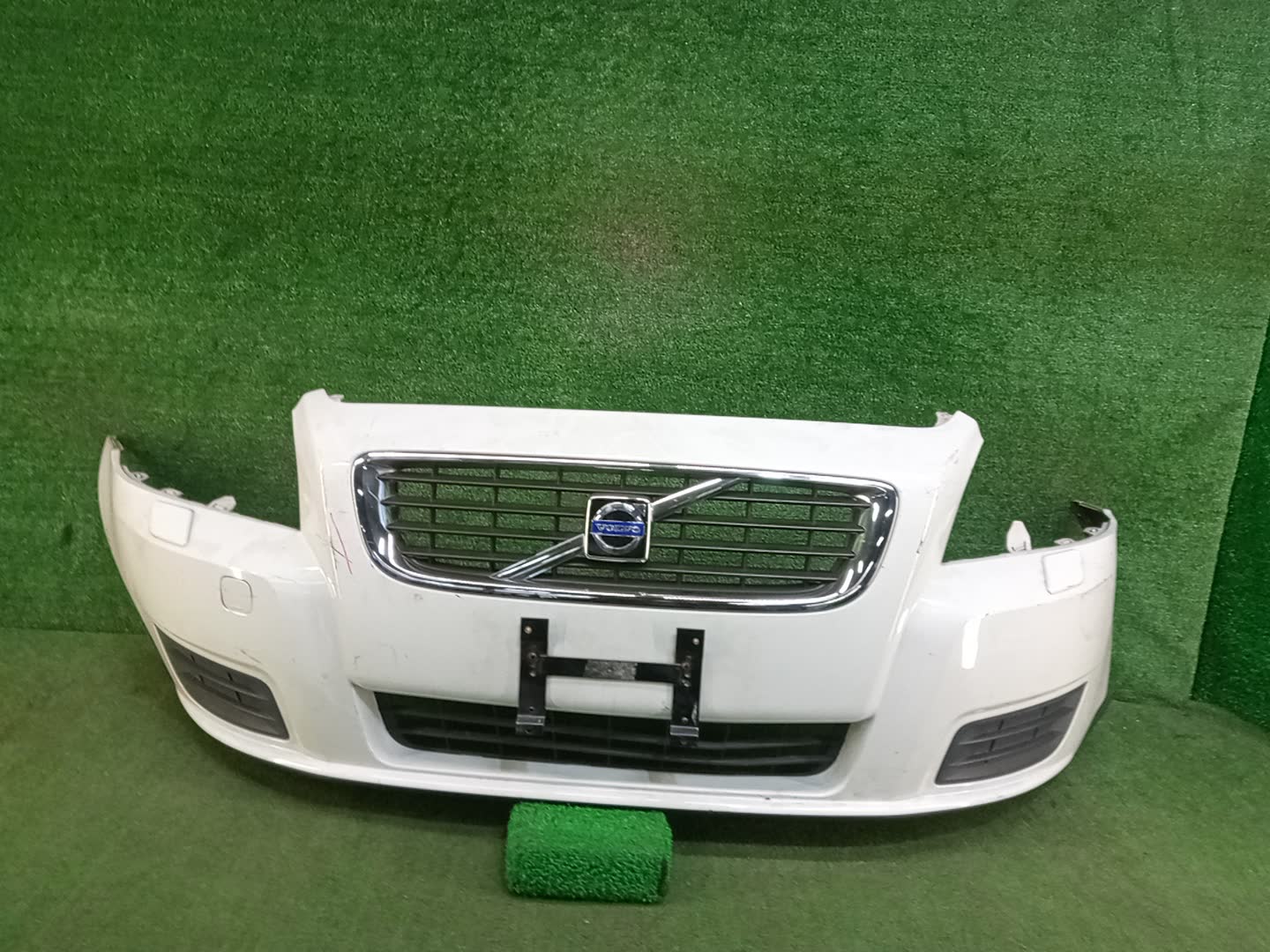 Бампер передний VOLVO V50 MW20, MW67, MW75, MW76, MW77, MW84, MJ68, MJ67, MW50, MW68, MW21, MW, MW38, MW43, MW66 84673 1 ракурс