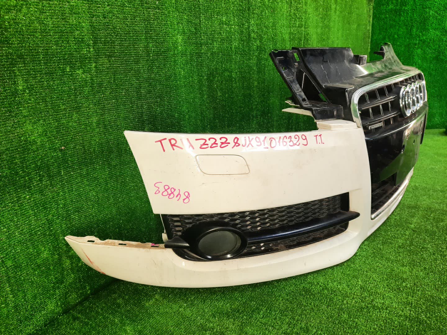 Бампер передний AUDI TT 8J9, 8J3 8J0807105A 2 ракурс