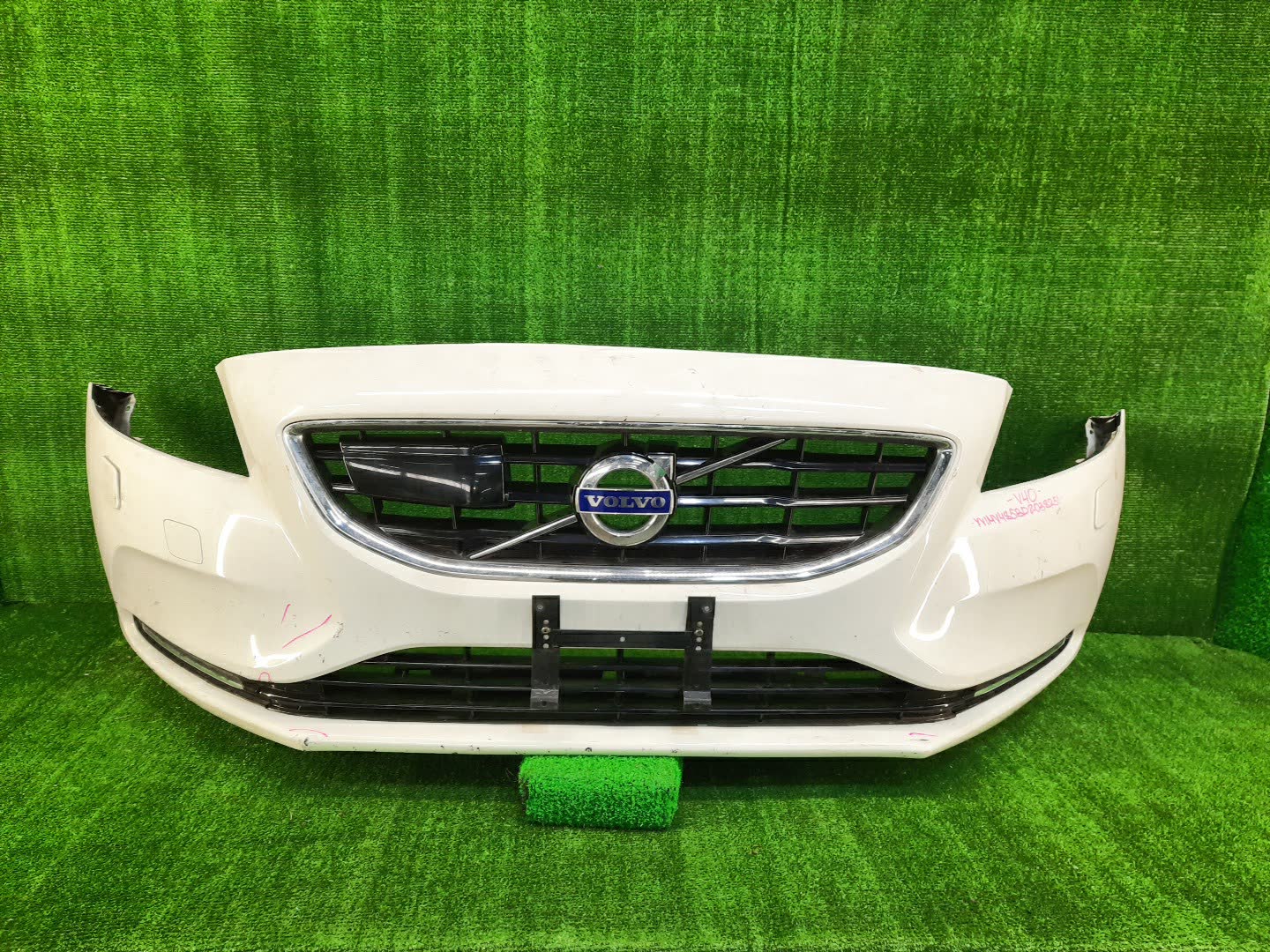 Бампер передний VOLVO V40 MZ63, MV, MV48 84966 1 ракурс
