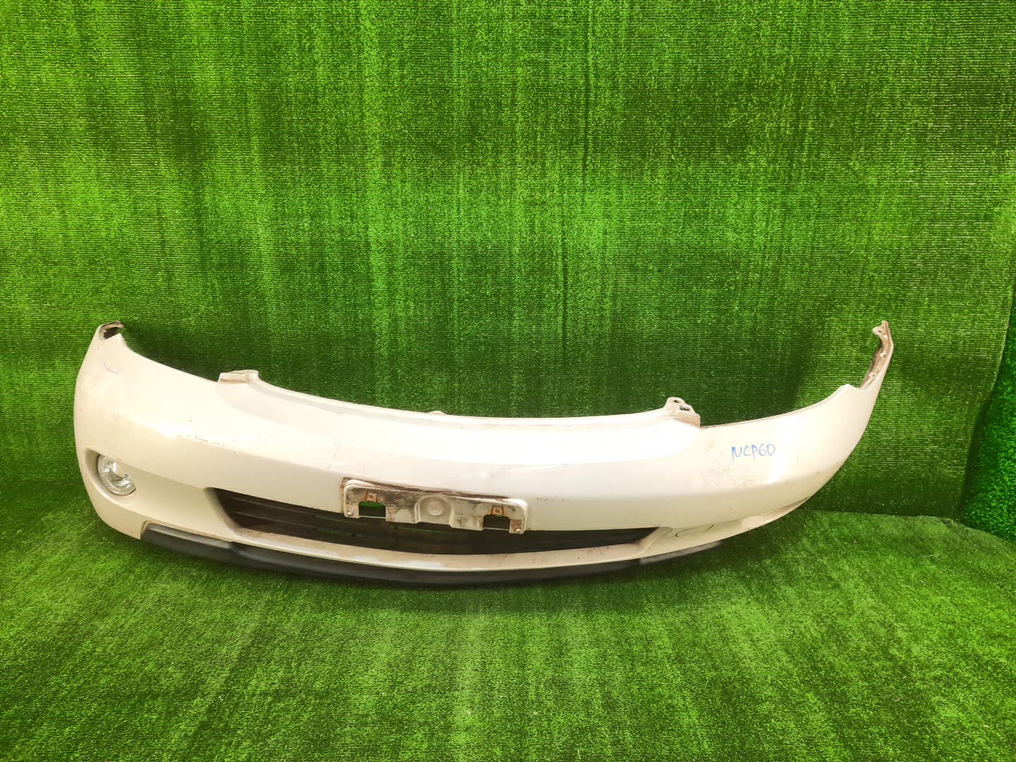 Бампер передний TOYOTA IST NCP60, NCP65, NCP61 85201 1 ракурс Бампер передний TOYOTA IST NCP60, NCP65, NCP61 85201 1 ракурс