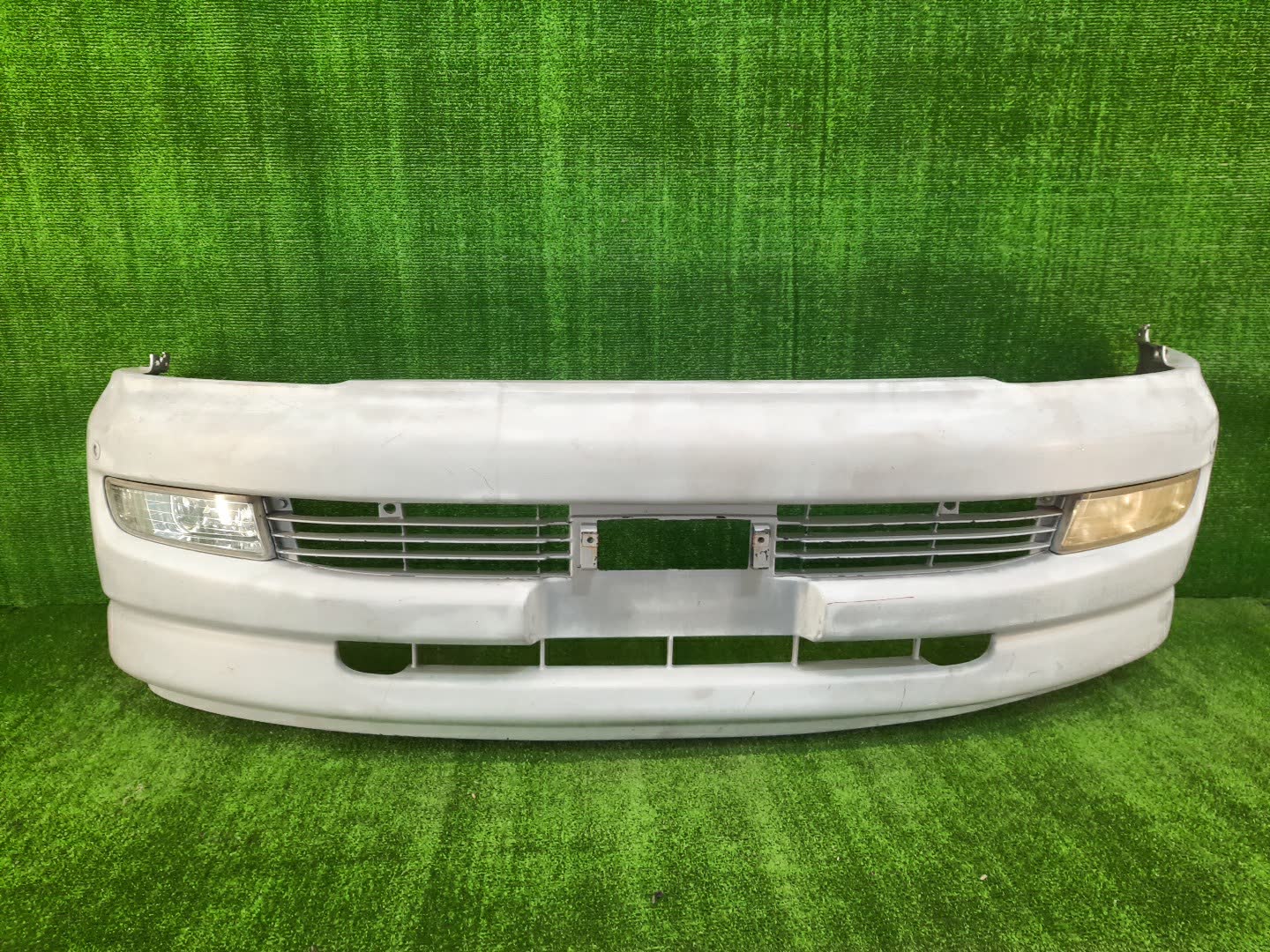Бампер передний TOYOTA HIACE REGIUS KCH40G, RCH47W, RCH41W, KCH40W, LXH49V, KCH41W, KCH46W 85489 1 ракурс