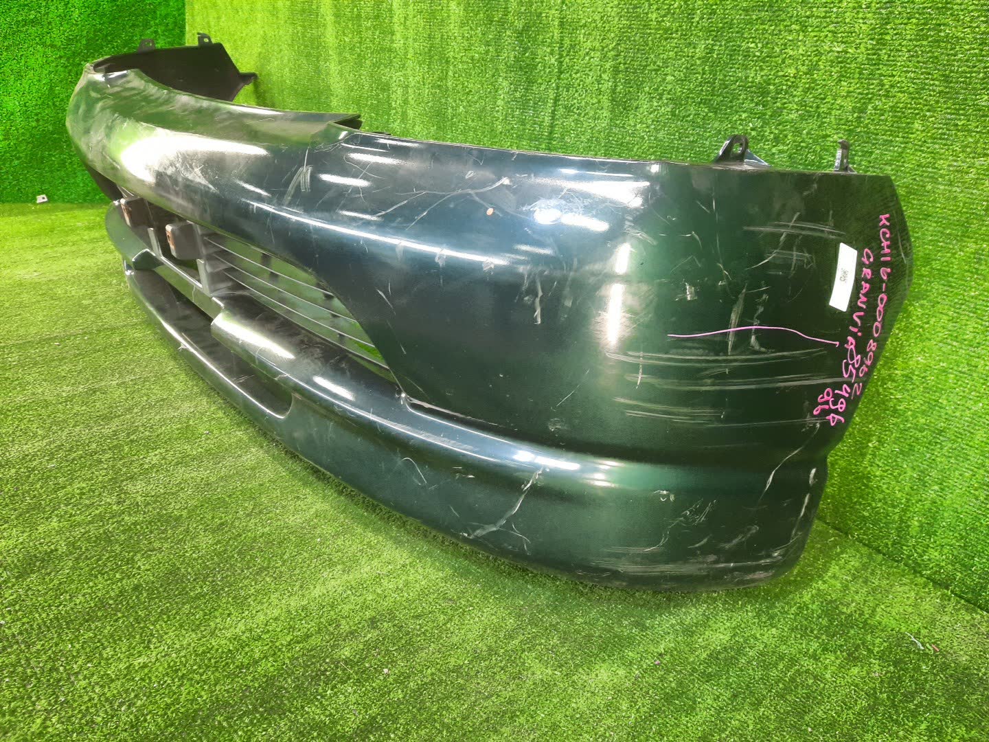 Бампер передний TOYOTA GRANVIA VCH10W, KCH10W, VCH16W, KCH16W, RCH11W, KCH11W 85496 2 ракурс Бампер передний TOYOTA GRANVIA VCH10W, KCH10W, VCH16W, KCH16W, RCH11W, KCH11W 85496 2 ракурс