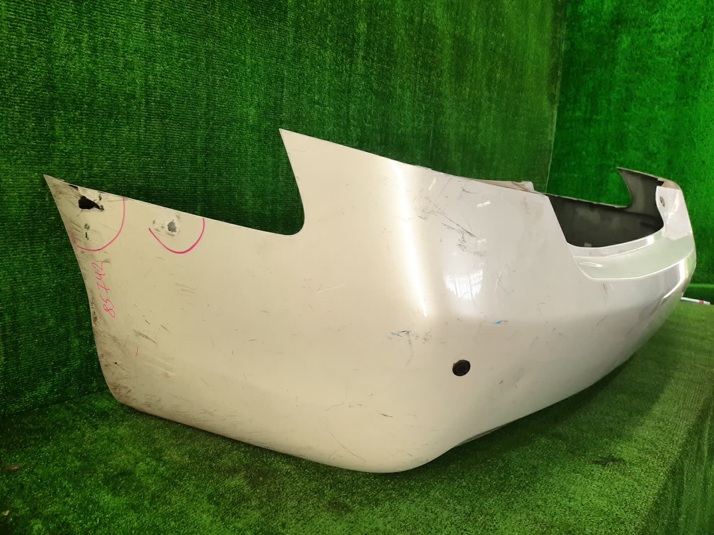Бампер задний TOYOTA CAMRY, ALTIS AHV40, GSV40, ACV40, ACV45, ACV40N, ACV45N 85742 3 ракурс
