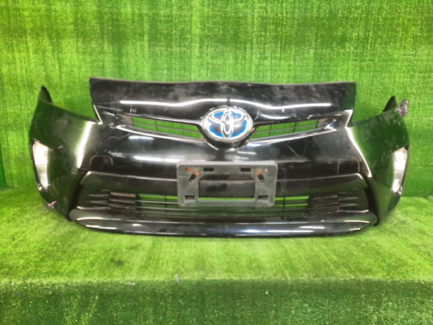 Бампер передний TOYOTA PRIUS ZVW30 85801 1 ракурс