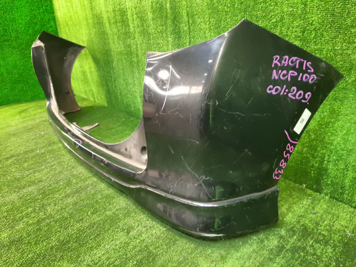 Бампер задний TOYOTA RACTIS NCP100, NCP105, SCP100 85833 2 ракурс