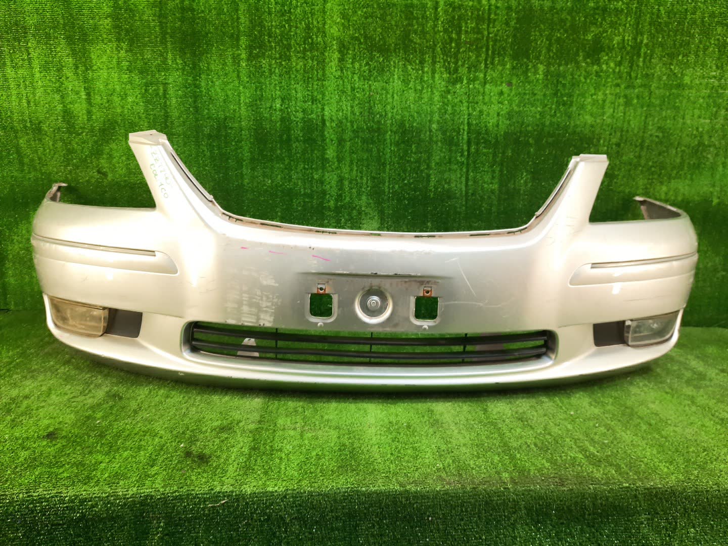 Бампер передний TOYOTA PREMIO ZZT240, NZT240, AZT240, ZZT245 85869 1 ракурс