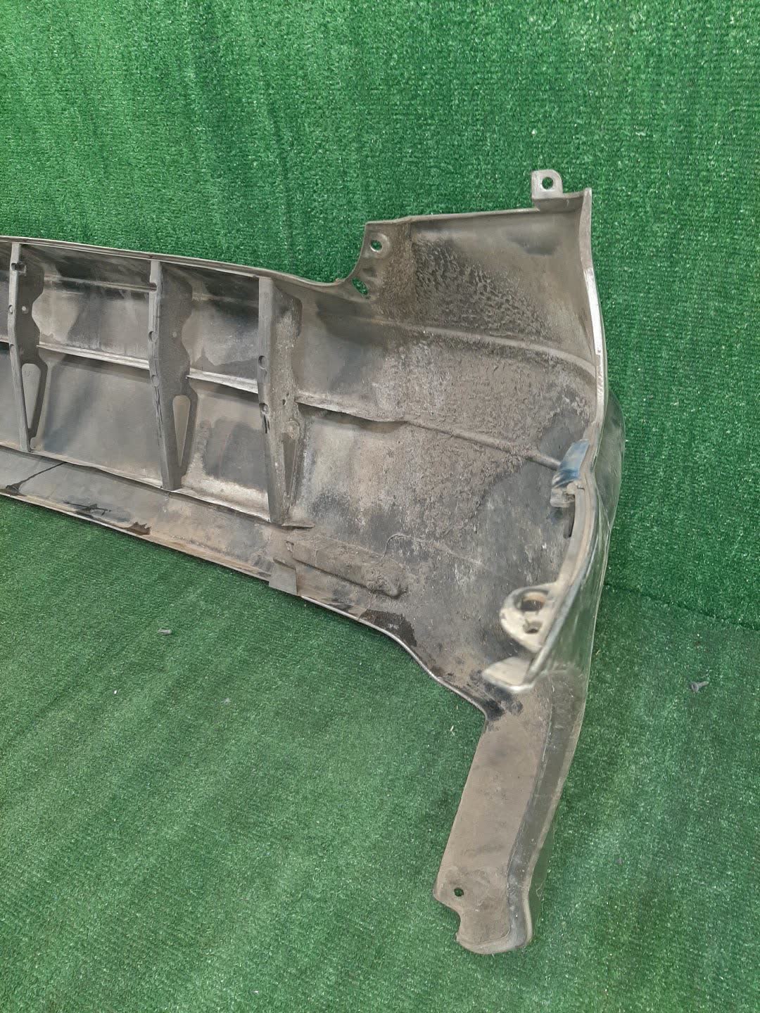 Бампер задний TOYOTA NADIA ACN10, SXN10, SXN15 85895 5 ракурс