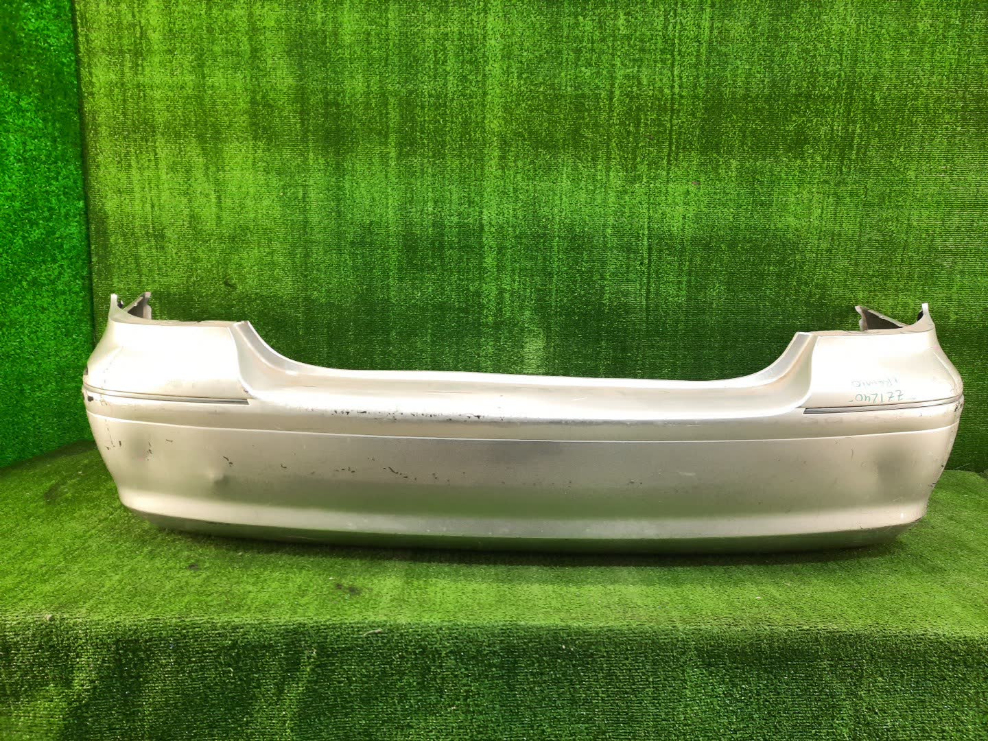 Бампер задний TOYOTA PREMIO ZZT240, NZT240, AZT240, ZZT245 85982 1 ракурс