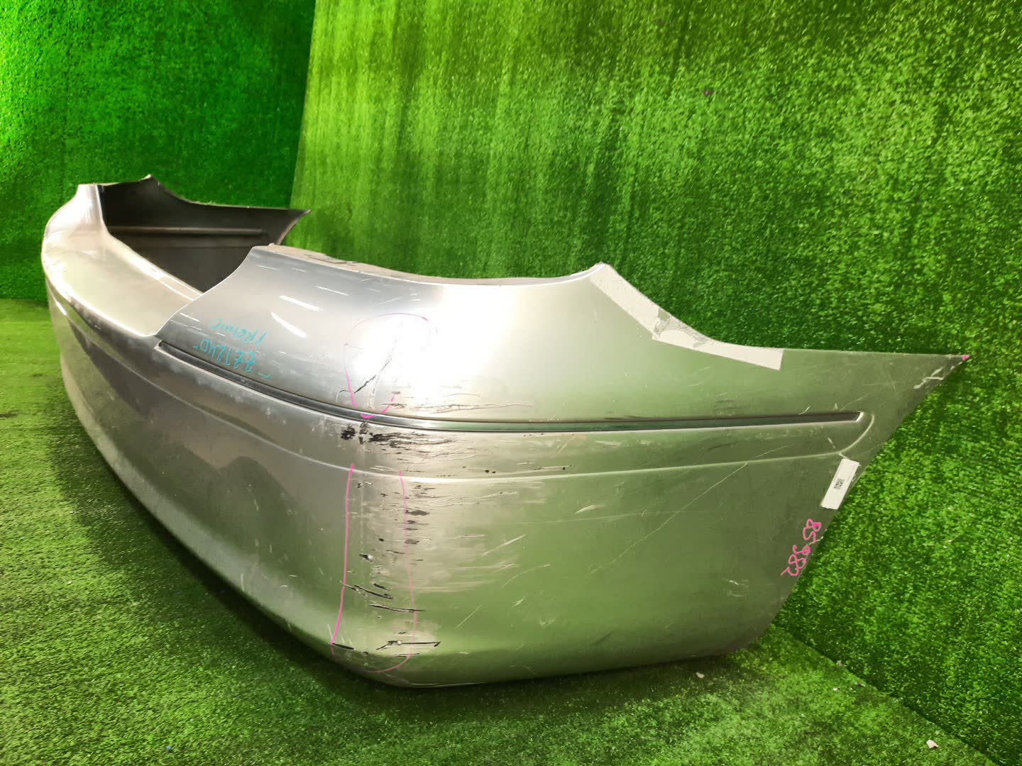 Бампер задний TOYOTA PREMIO ZZT240, NZT240, AZT240, ZZT245 85982 2 ракурс
