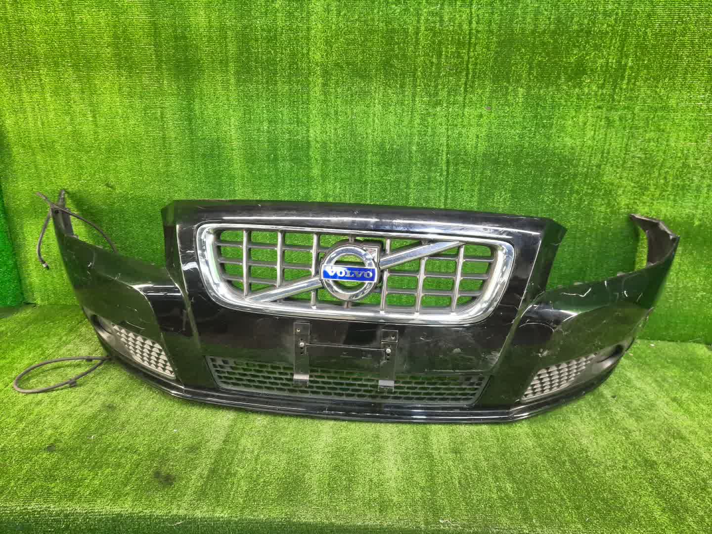 Бампер передний VOLVO V70 BW60, BW47, BW40, BW90, BW69, BW71, BW98, BW56, BW48 85992 1 ракурс Бампер передний VOLVO V70 BW60, BW47, BW40, BW90, BW69, BW71, BW98, BW56, BW48 85992 1 ракурс
