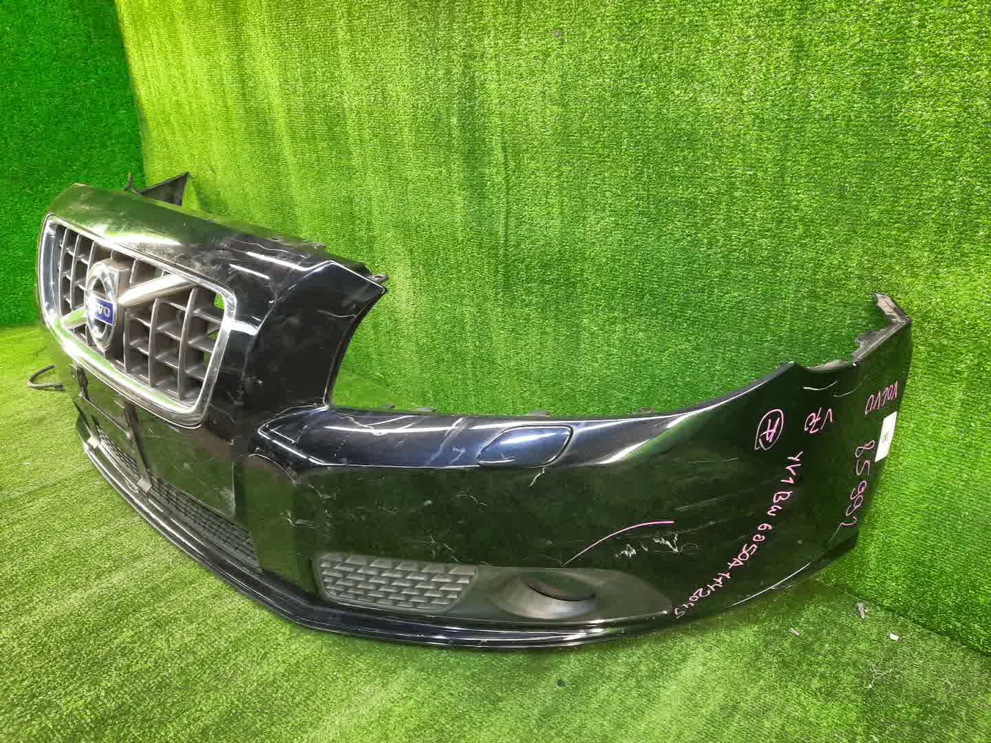 Бампер передний VOLVO V70 BW60, BW47, BW40, BW90, BW69, BW71, BW98, BW56, BW48 85992 2 ракурс Бампер передний VOLVO V70 BW60, BW47, BW40, BW90, BW69, BW71, BW98, BW56, BW48 85992 2 ракурс
