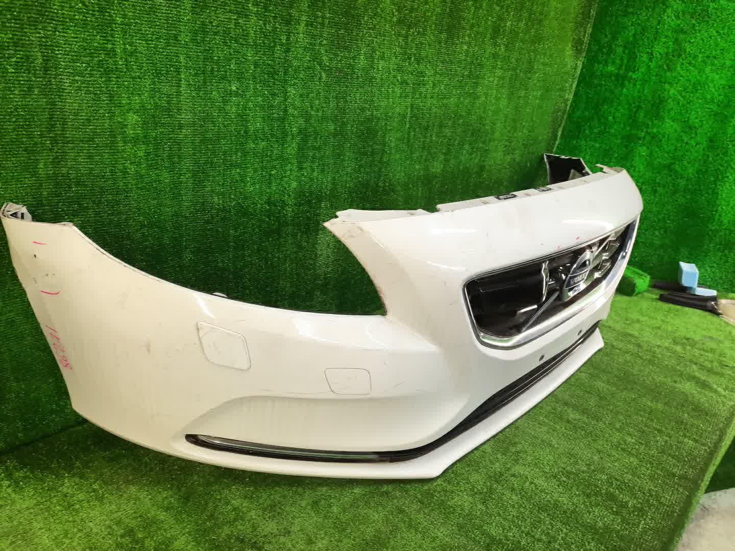 Бампер передний VOLVO V40 MZ63, MV, MV48 86271 5 ракурс