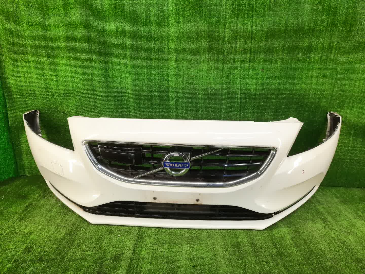 Бампер передний VOLVO V40 MZ63, MV, MV48 86349 1 ракурс