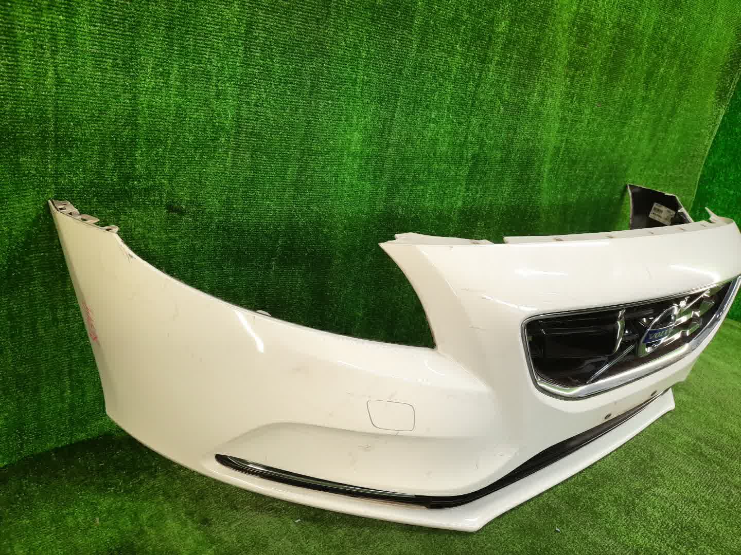 Бампер передний VOLVO V40 MZ63, MV, MV48 86349 4 ракурс